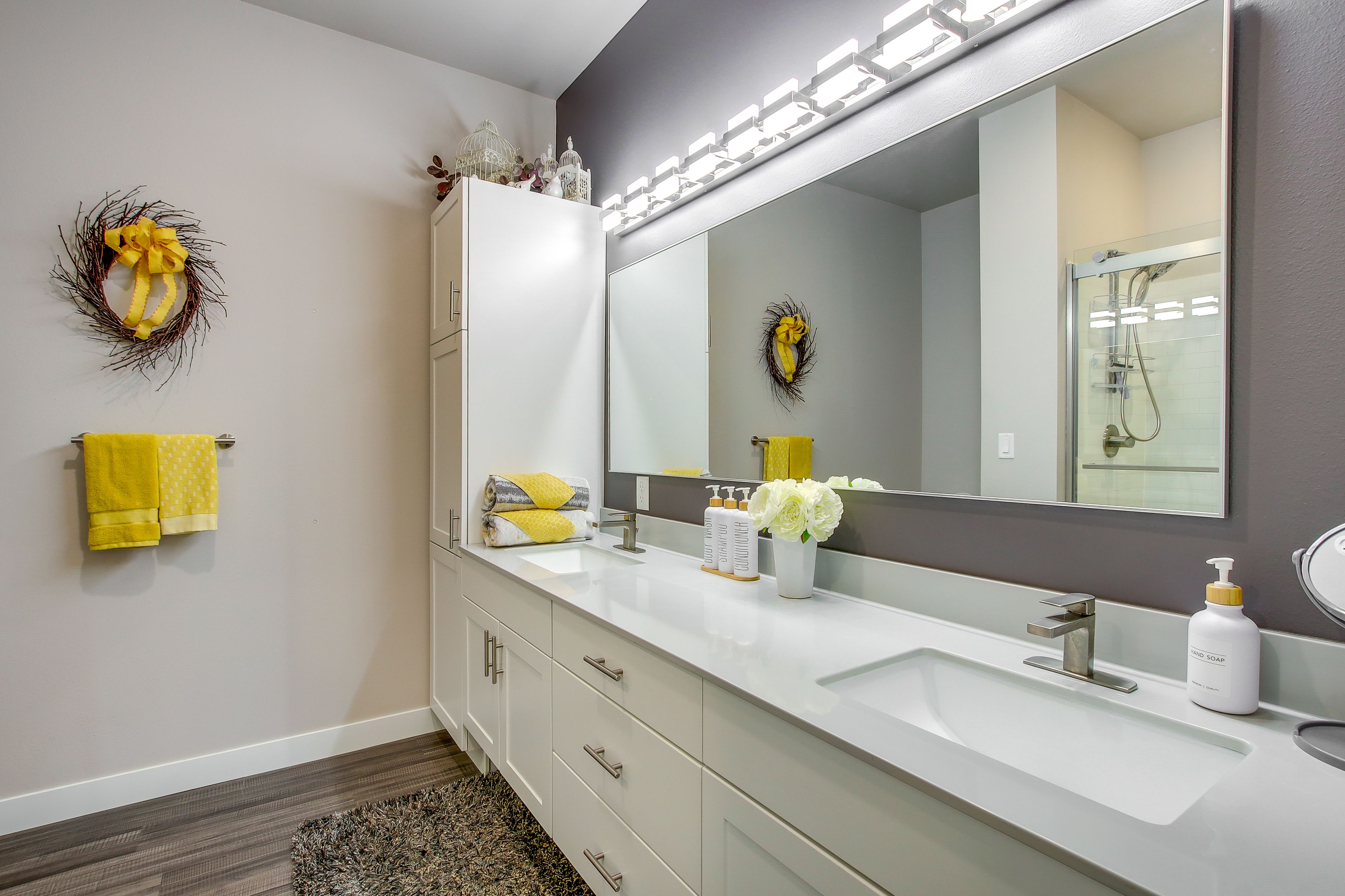Bathroom | Complimentary Toiletries | Towels Provided