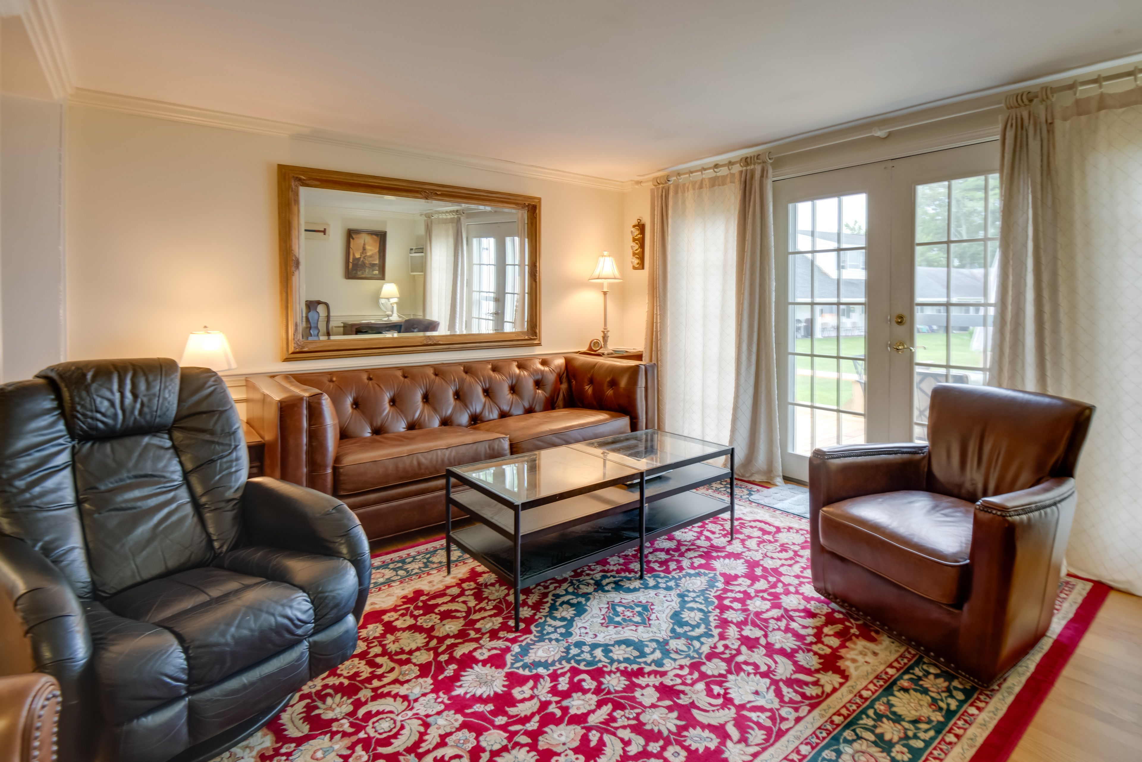 Living Area | Smart TV