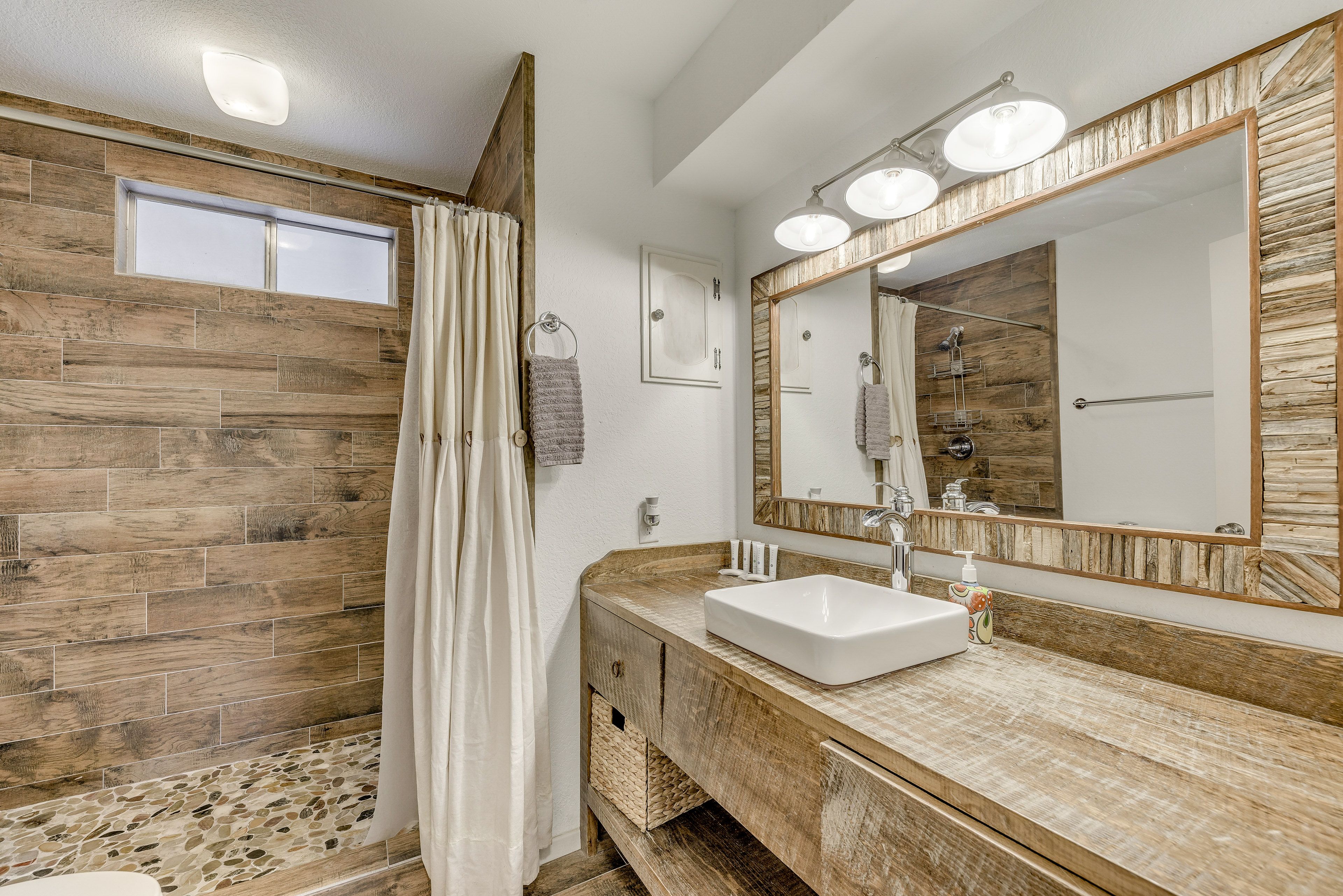 Full Bath | Toiletries