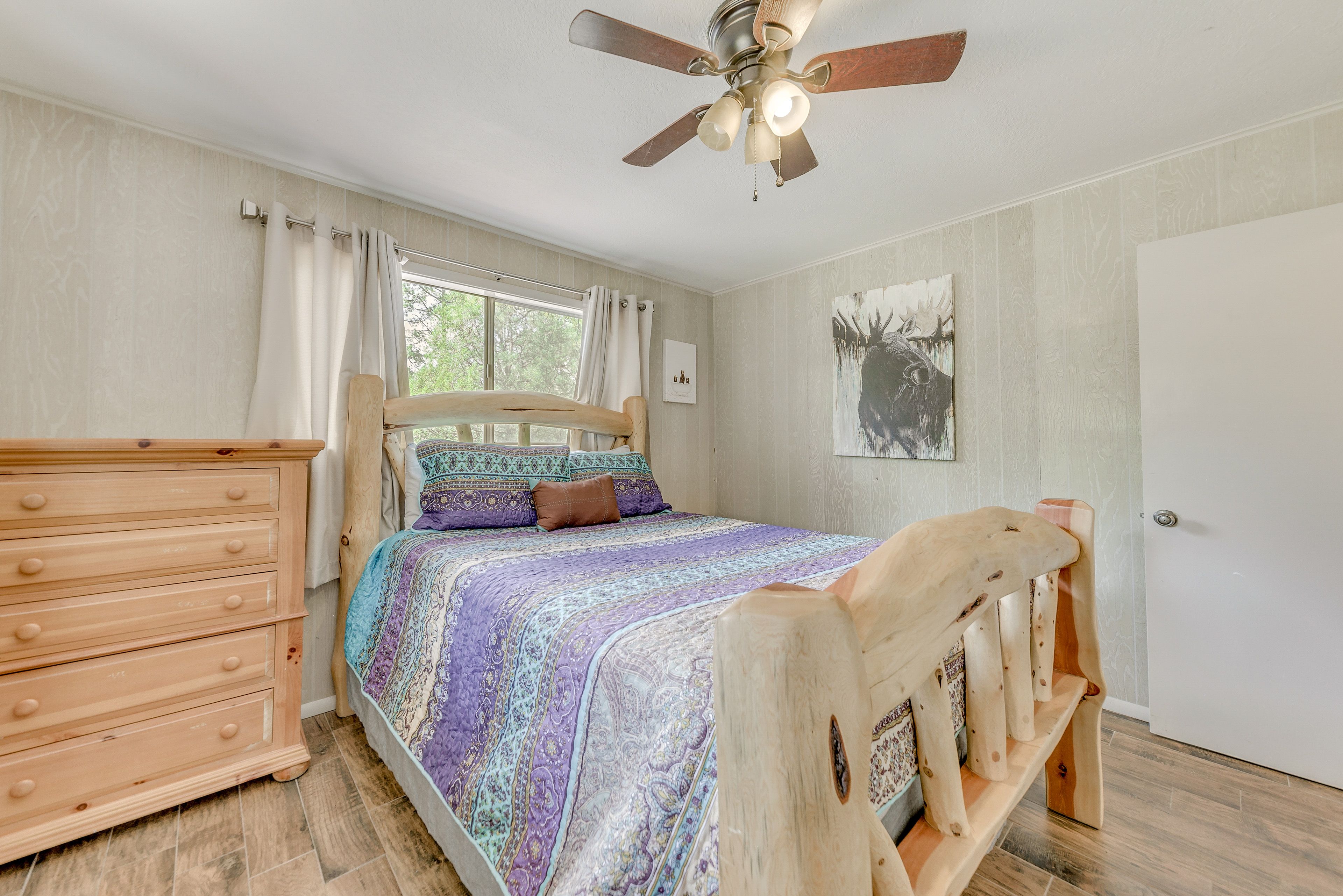 Bedroom 3 | Queen Bed