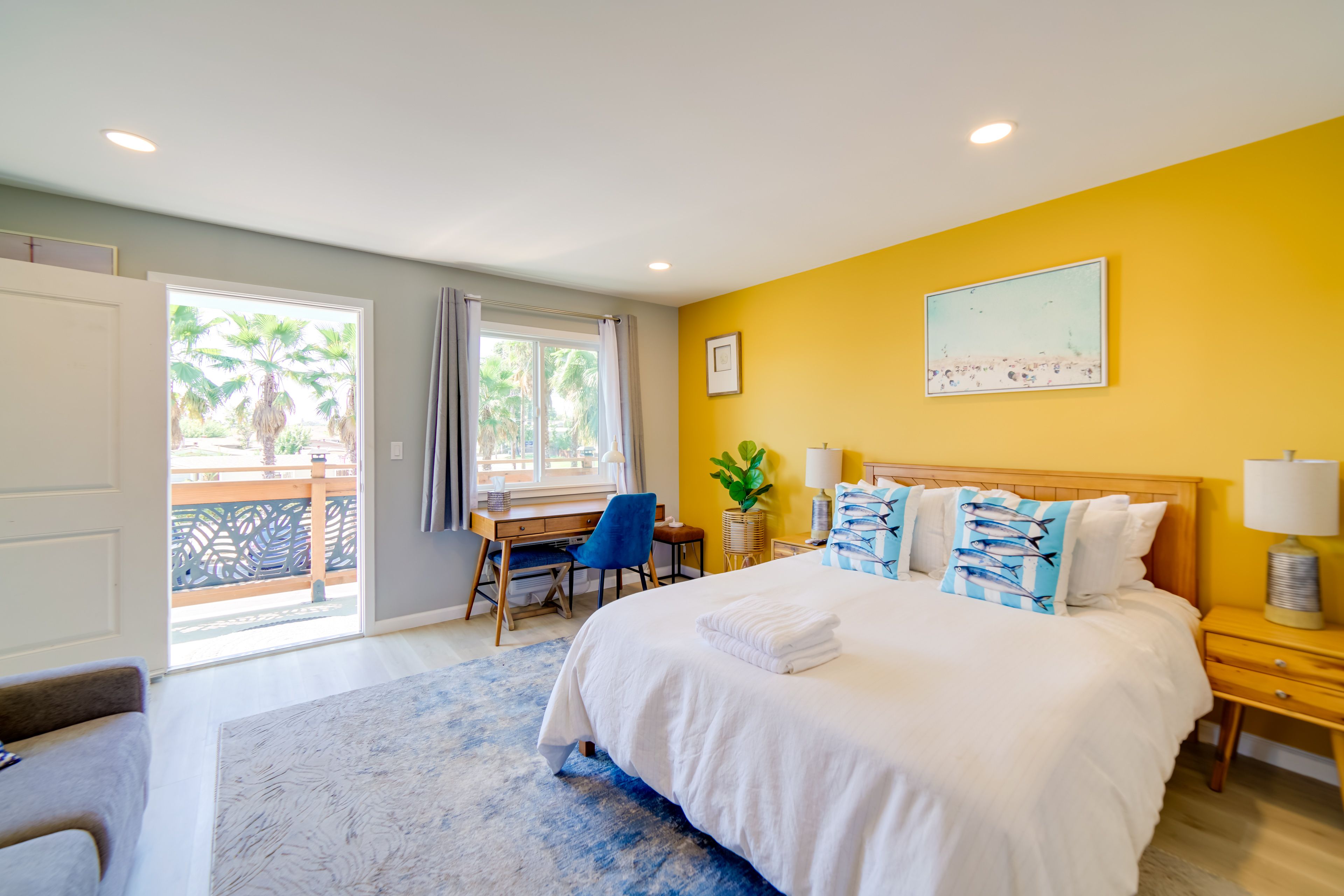 Studio | Queen Bed | Queen Sleeper Sofa | Laptop-Friendly Workspace