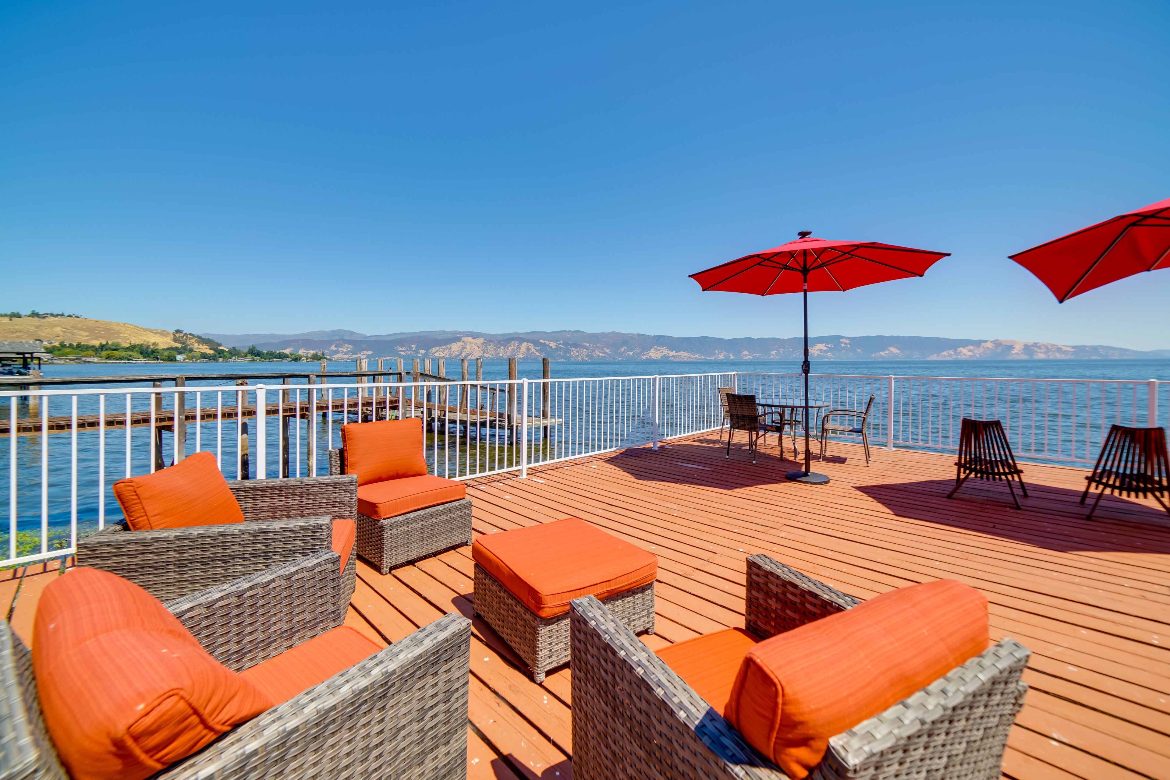 Outdoor Dining Areas | Lake Views