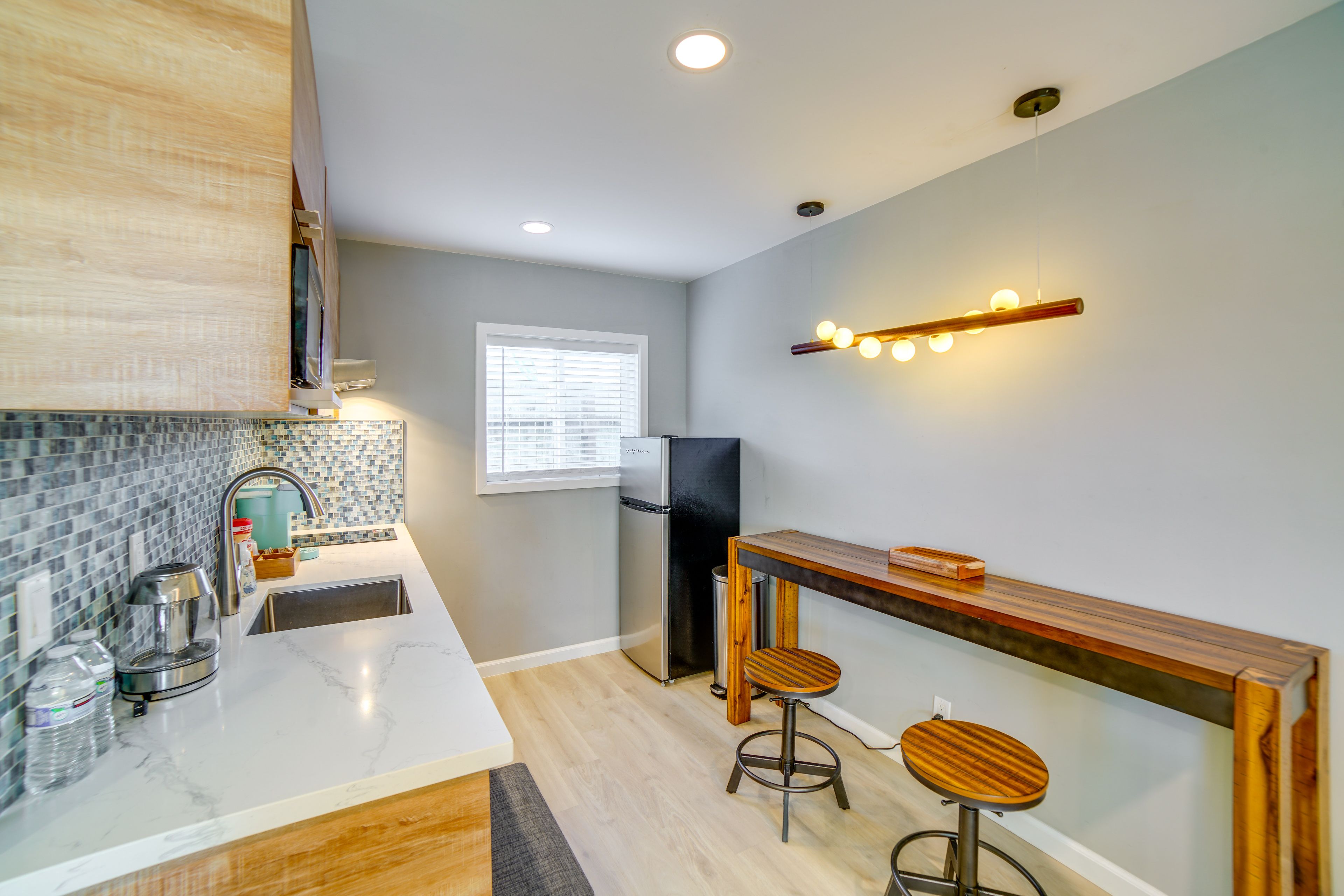 Kitchenette | Microwave | 2-Burner Stovetop | Keurig
