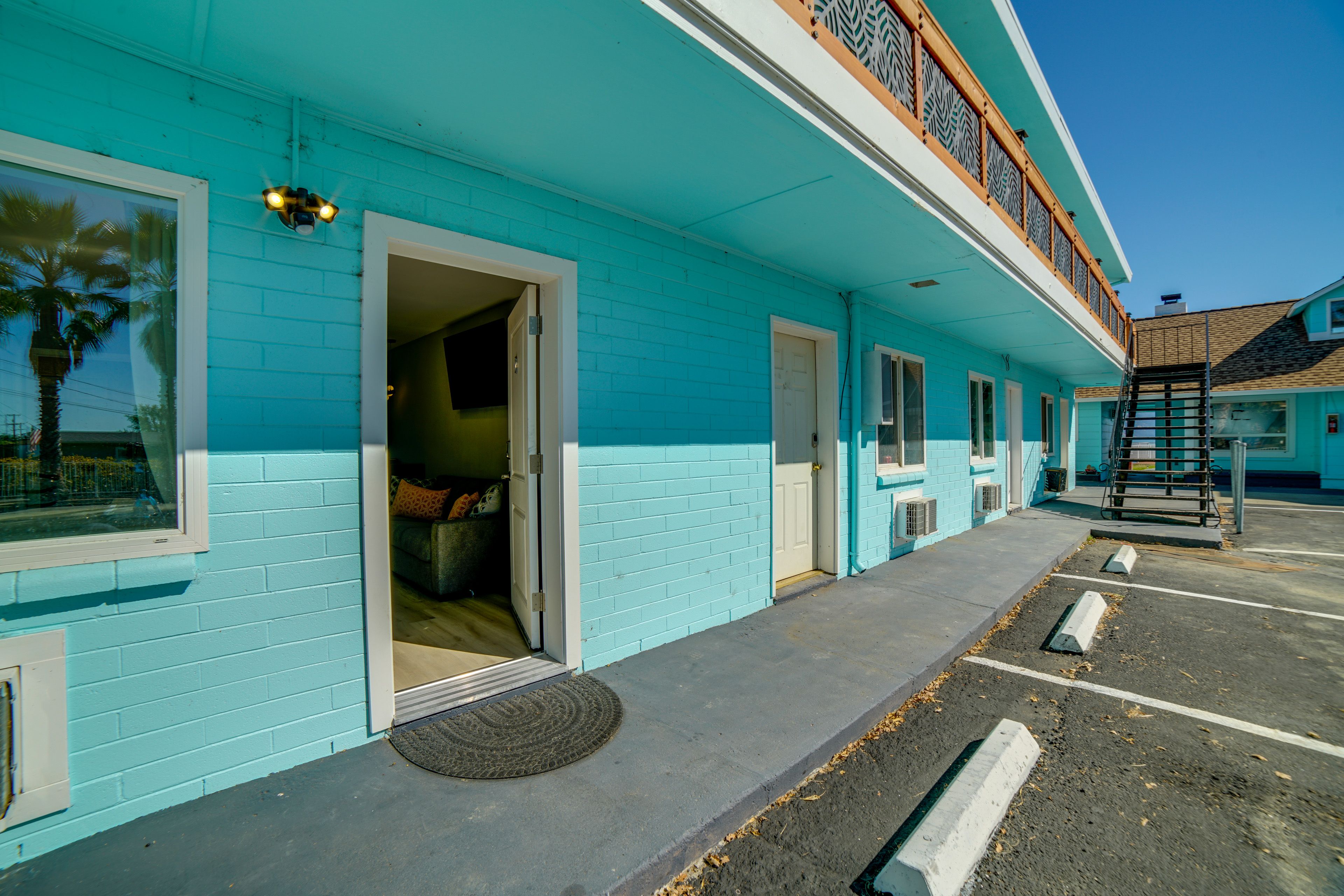 Property Exterior | Free Street Parking