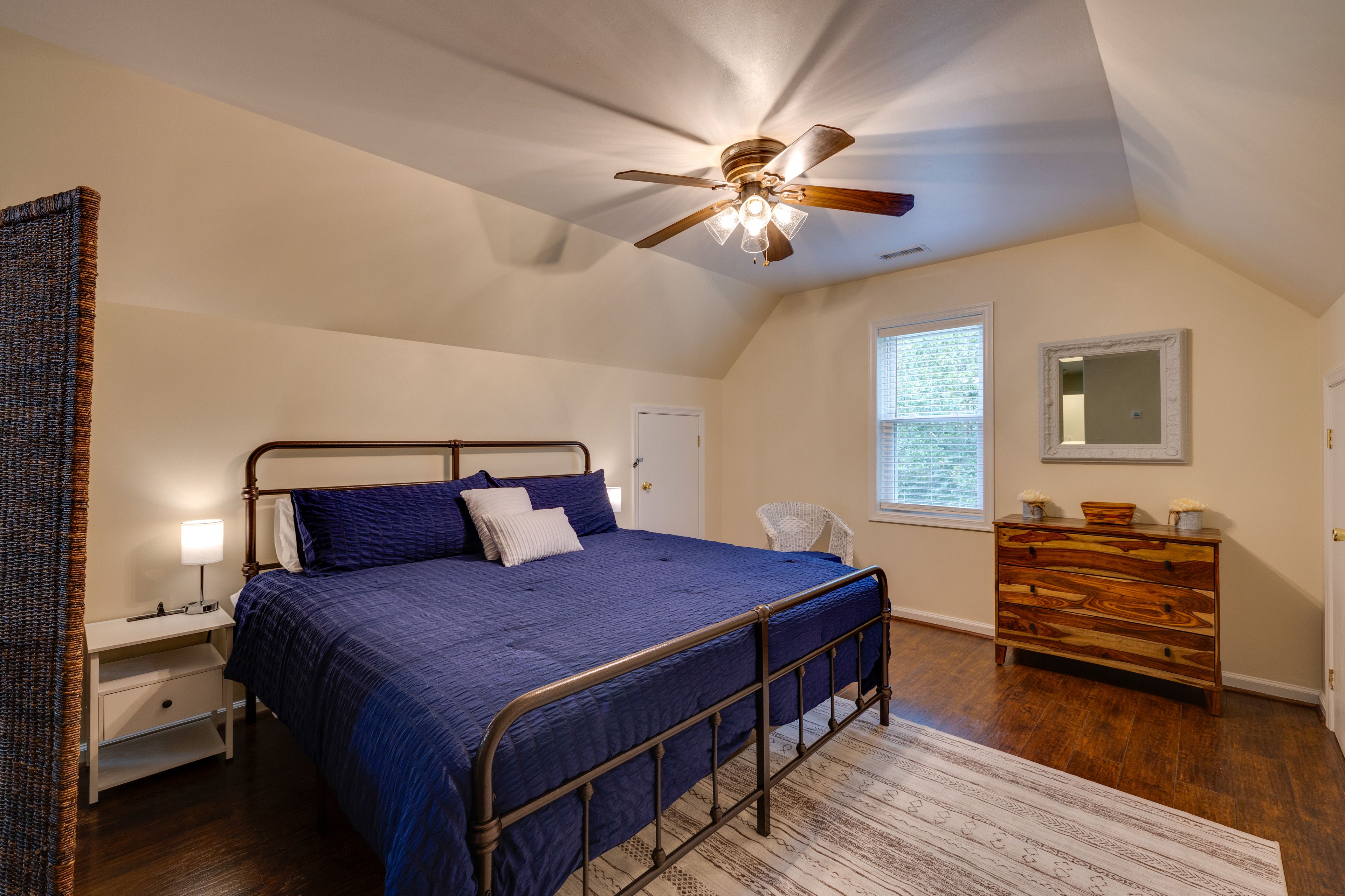 Bedroom 3 (Game Room) | King Bed | Convertible Pool & Ping Pong Table