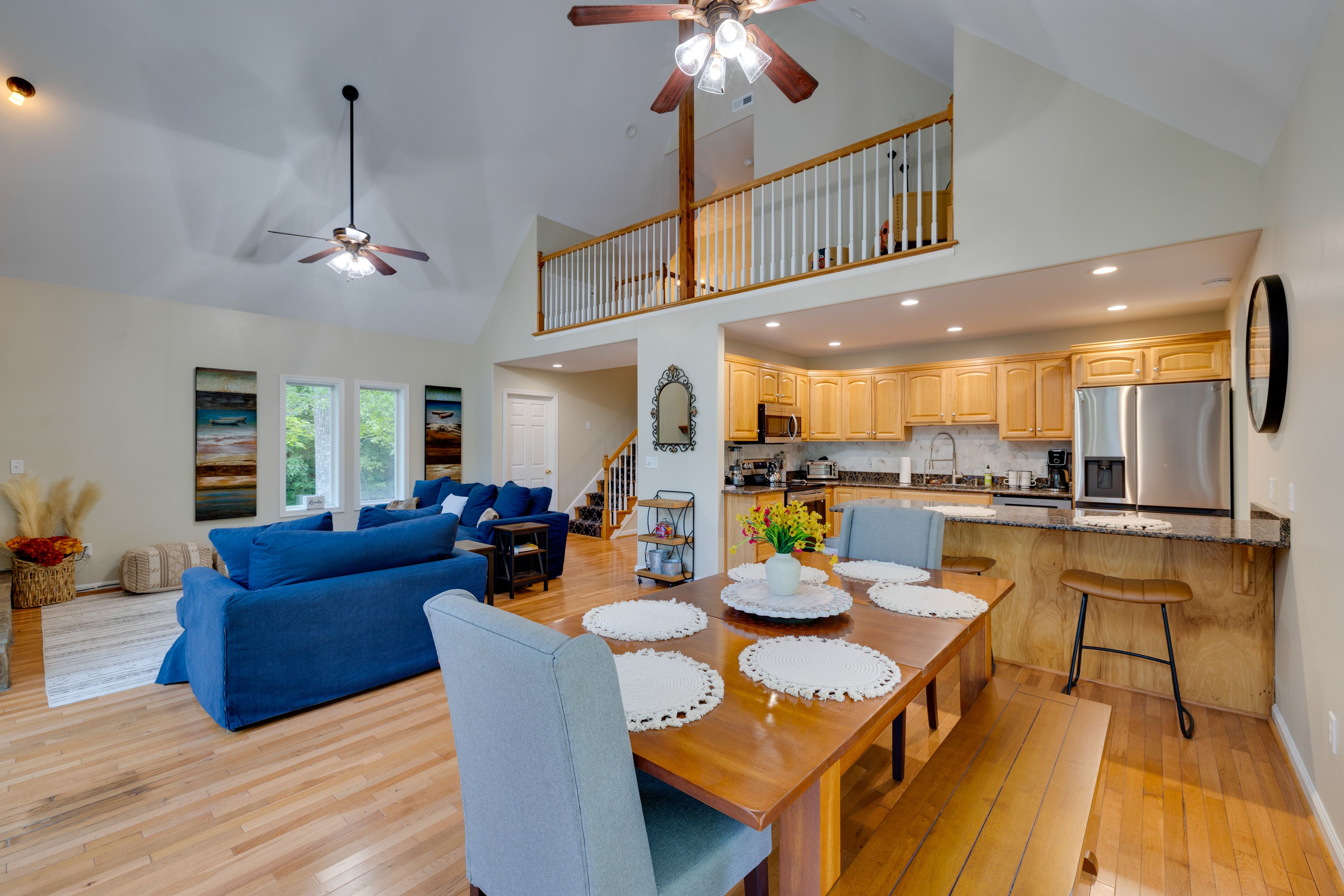Dining Area | Dishware & Flatware Provided | Central A/C & Heating