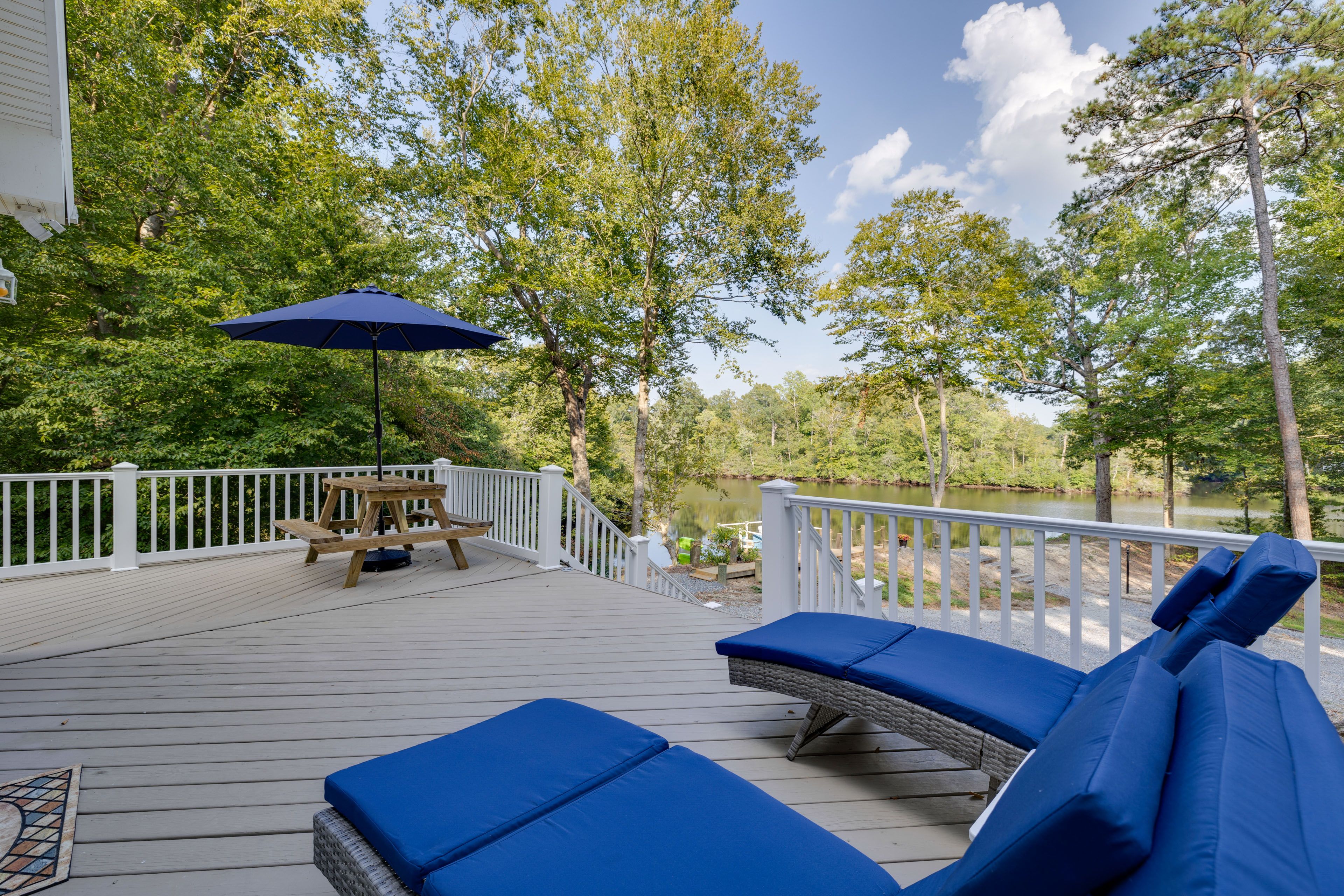 Porch | Dining Area
