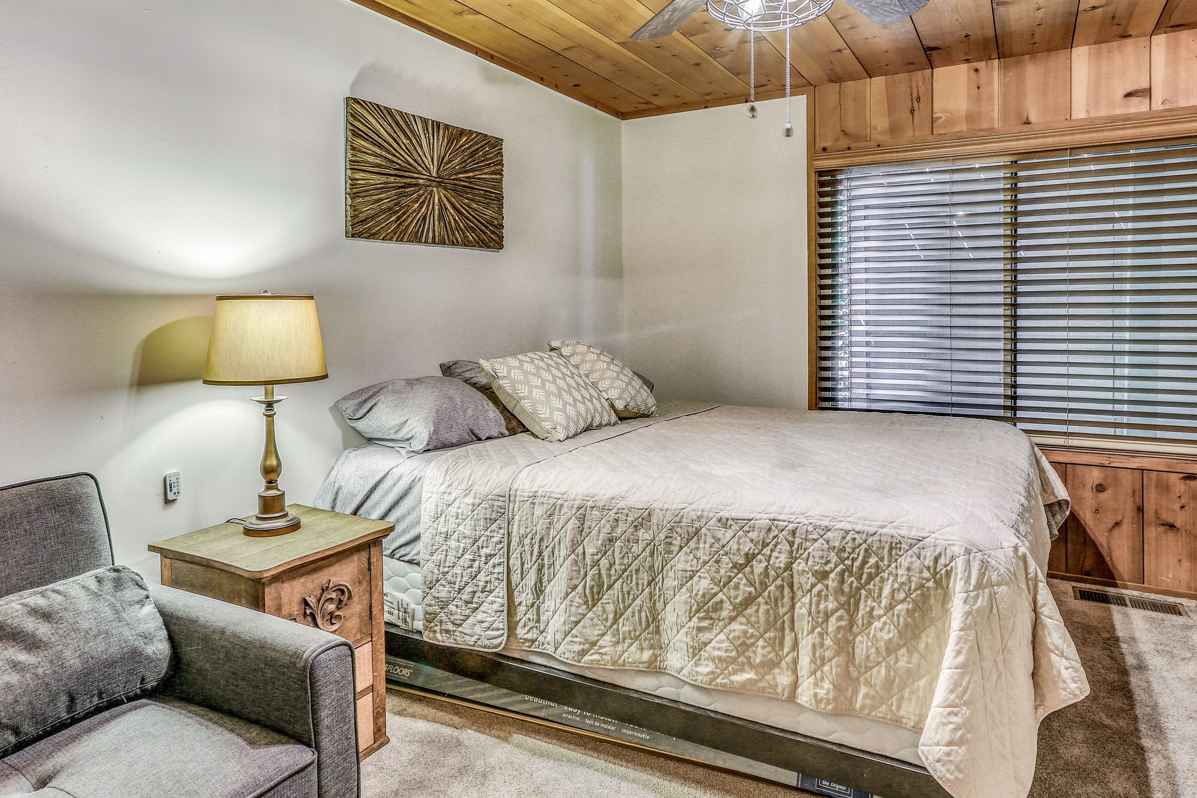 Bedroom 1 | King Bed | Twin Sleeper Sofa | Smart TV | Ground Floor