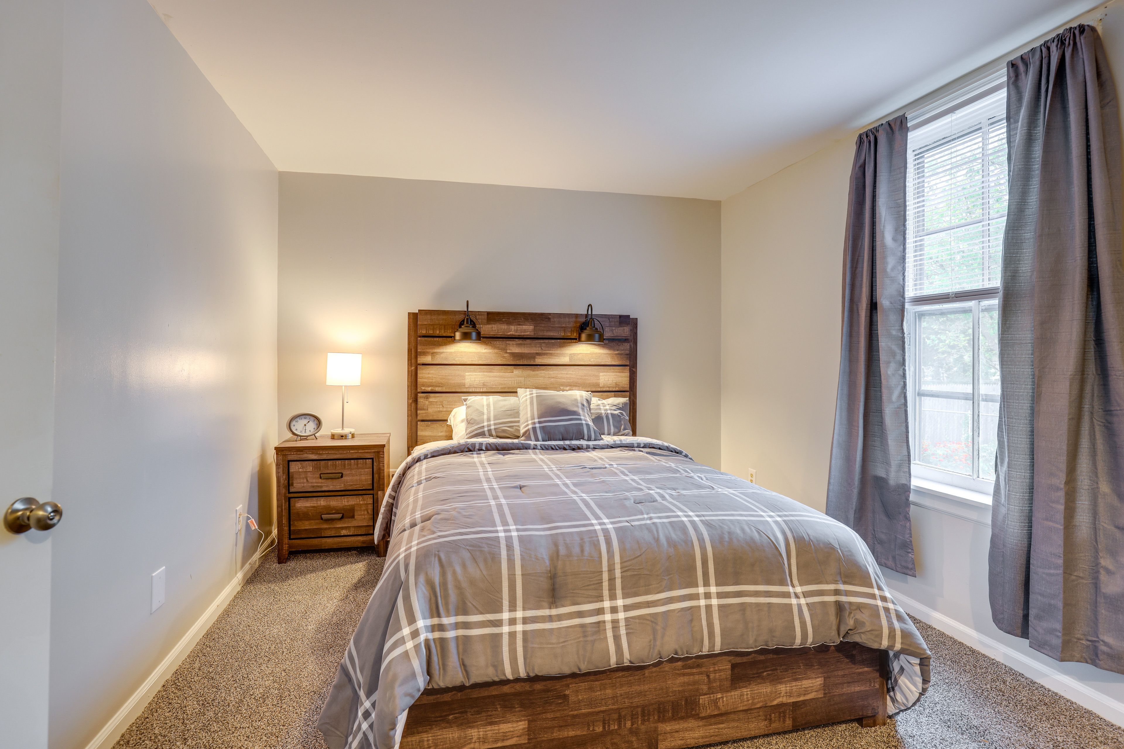 Bedroom 1 | Queen Bed | Linens Provided