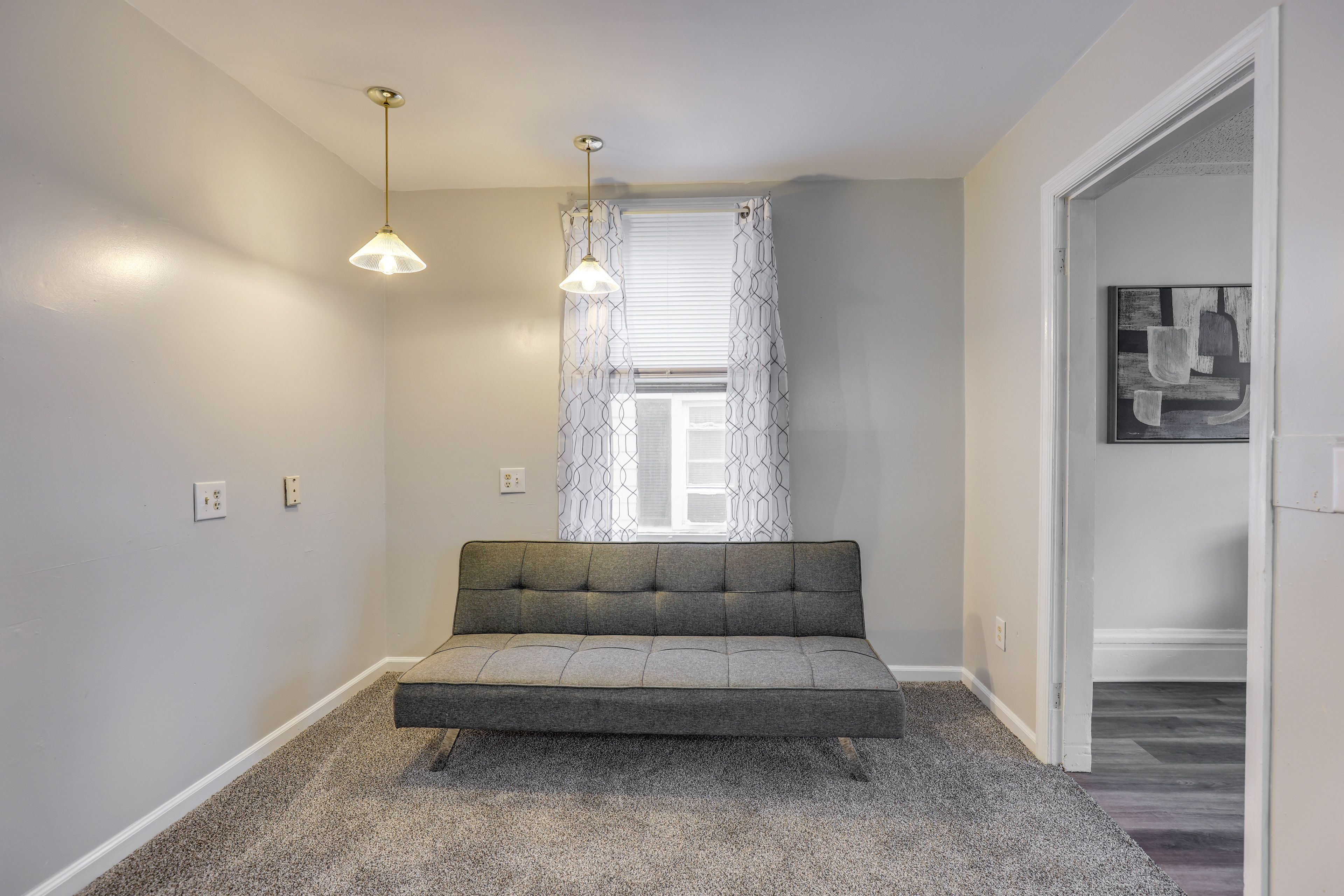 Sitting Area | Full Futon