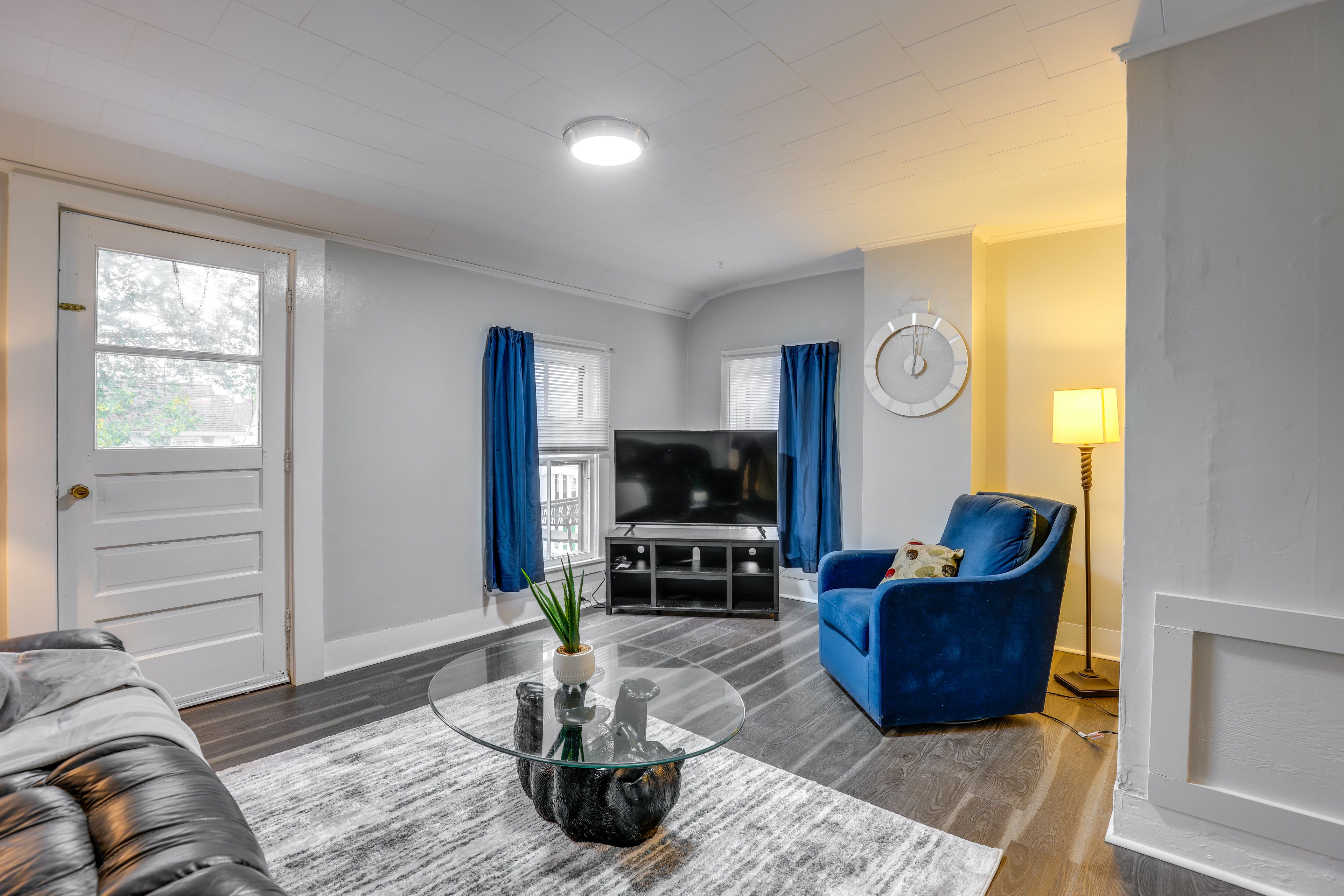 Auburn Vacation Rental | 2BR | 1BA | 1,500 Sq Ft | Stairs Required