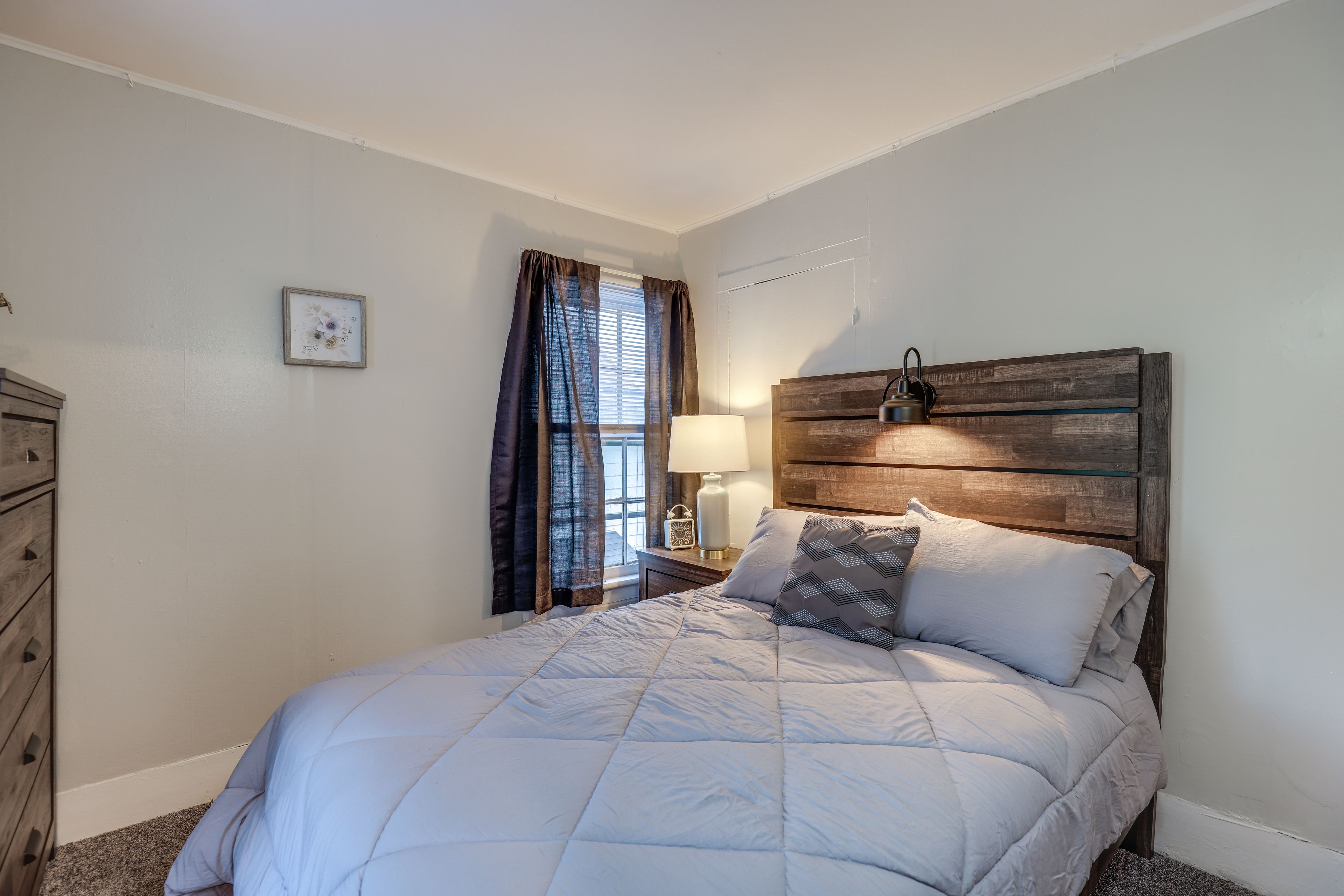 Bedroom 2 | Full Bed | Hangers