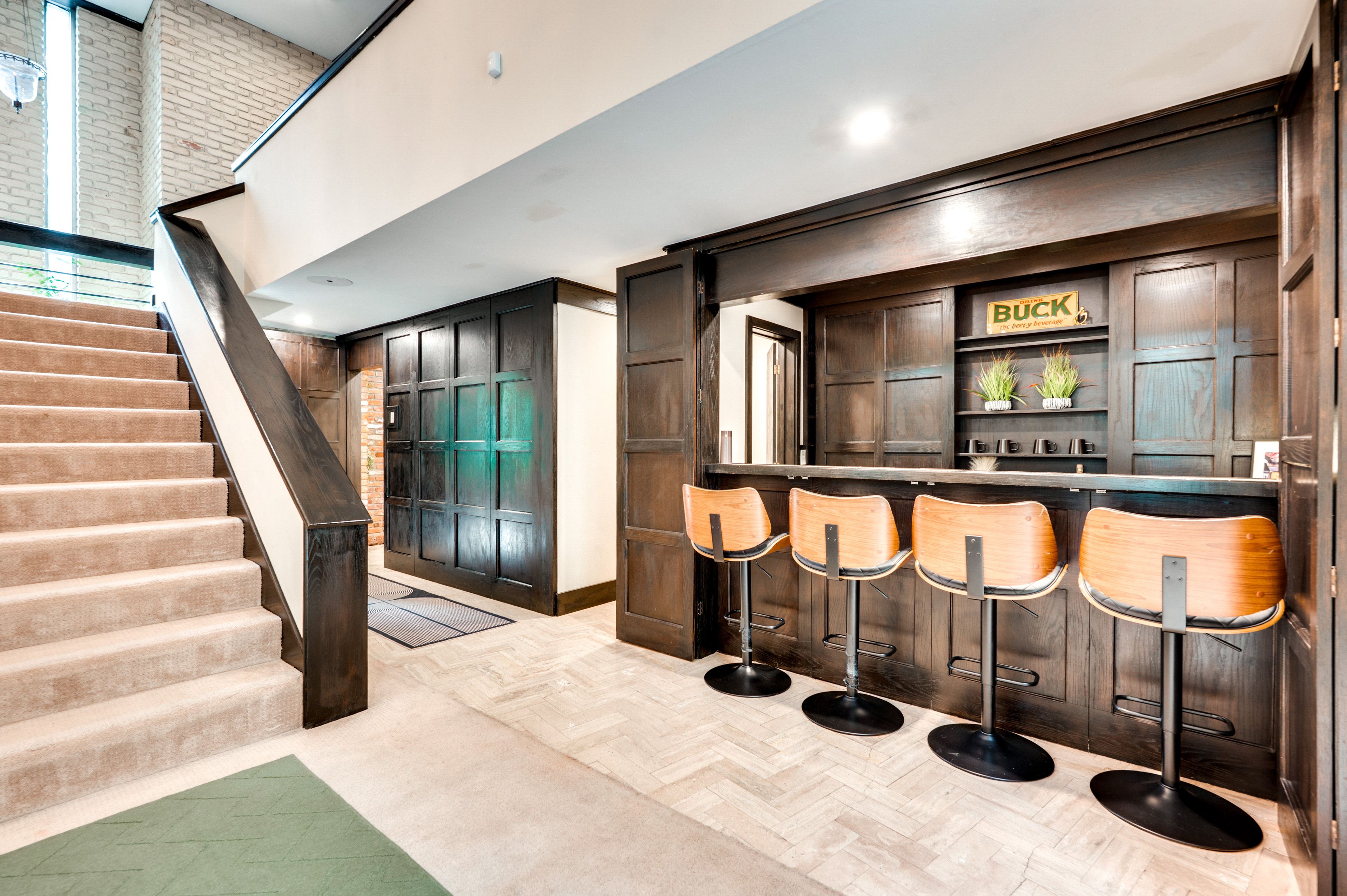 Wet Bar | 1st Floor