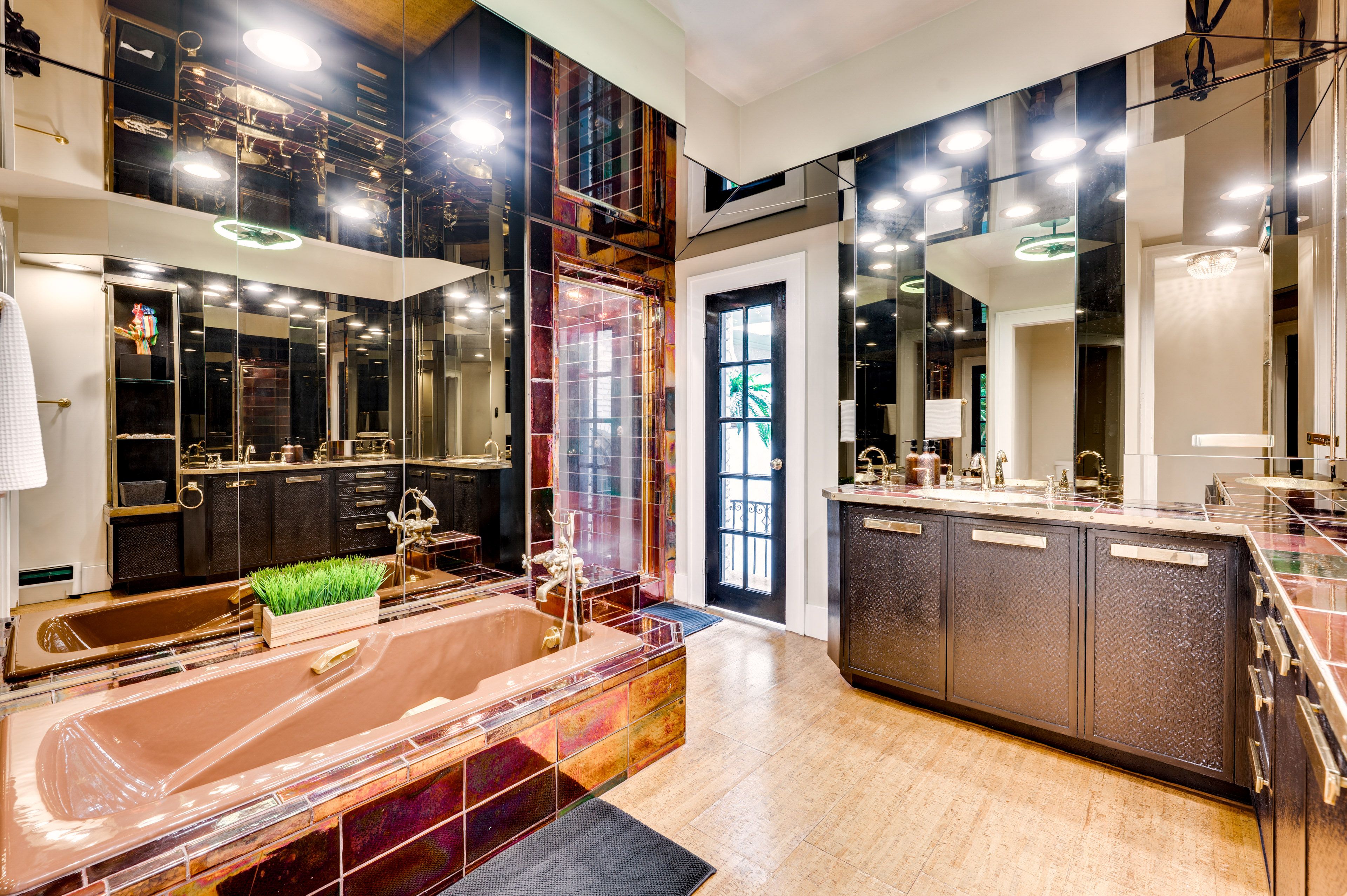 Full Bathroom | 2nd Floor