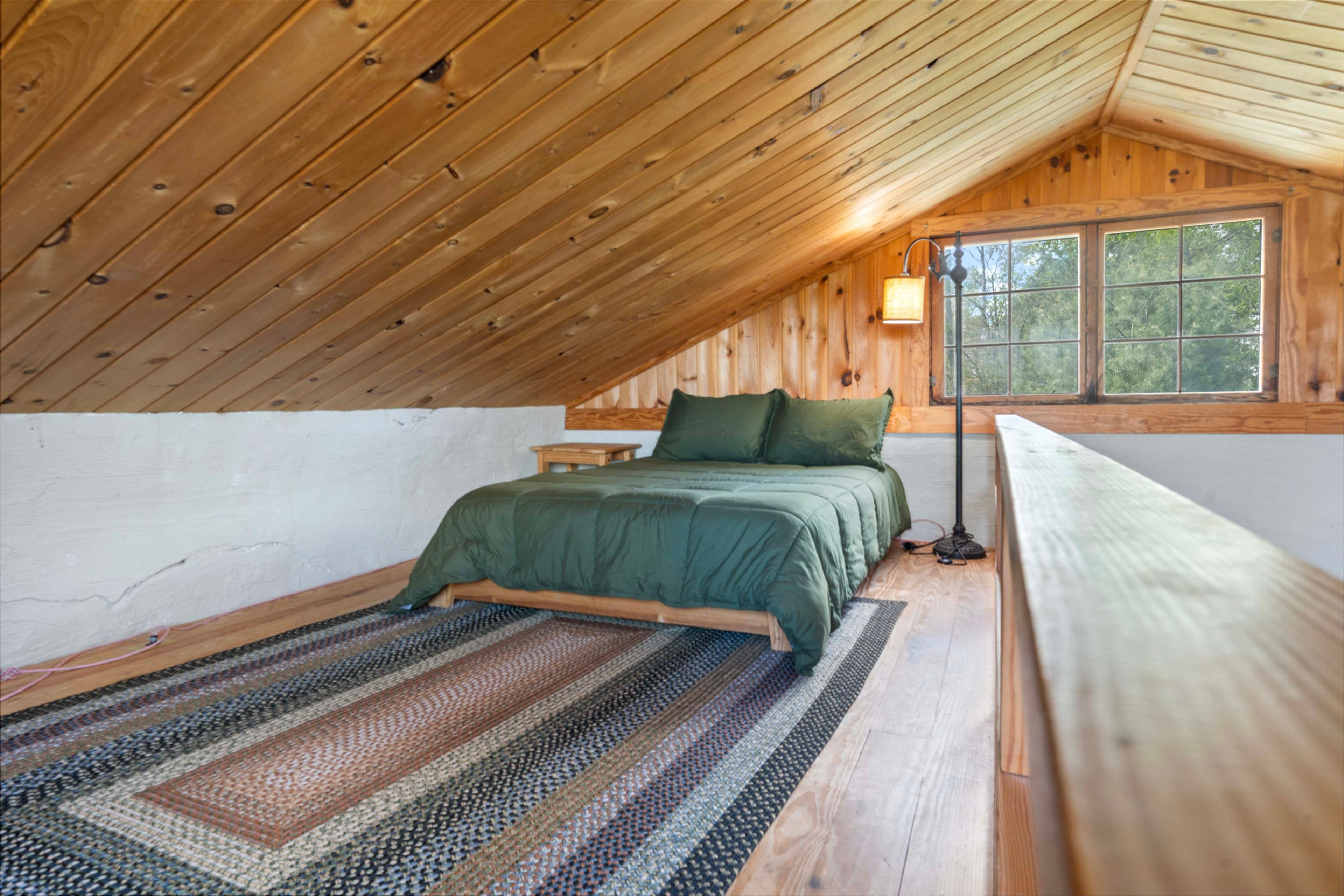 Loft | Full Bed