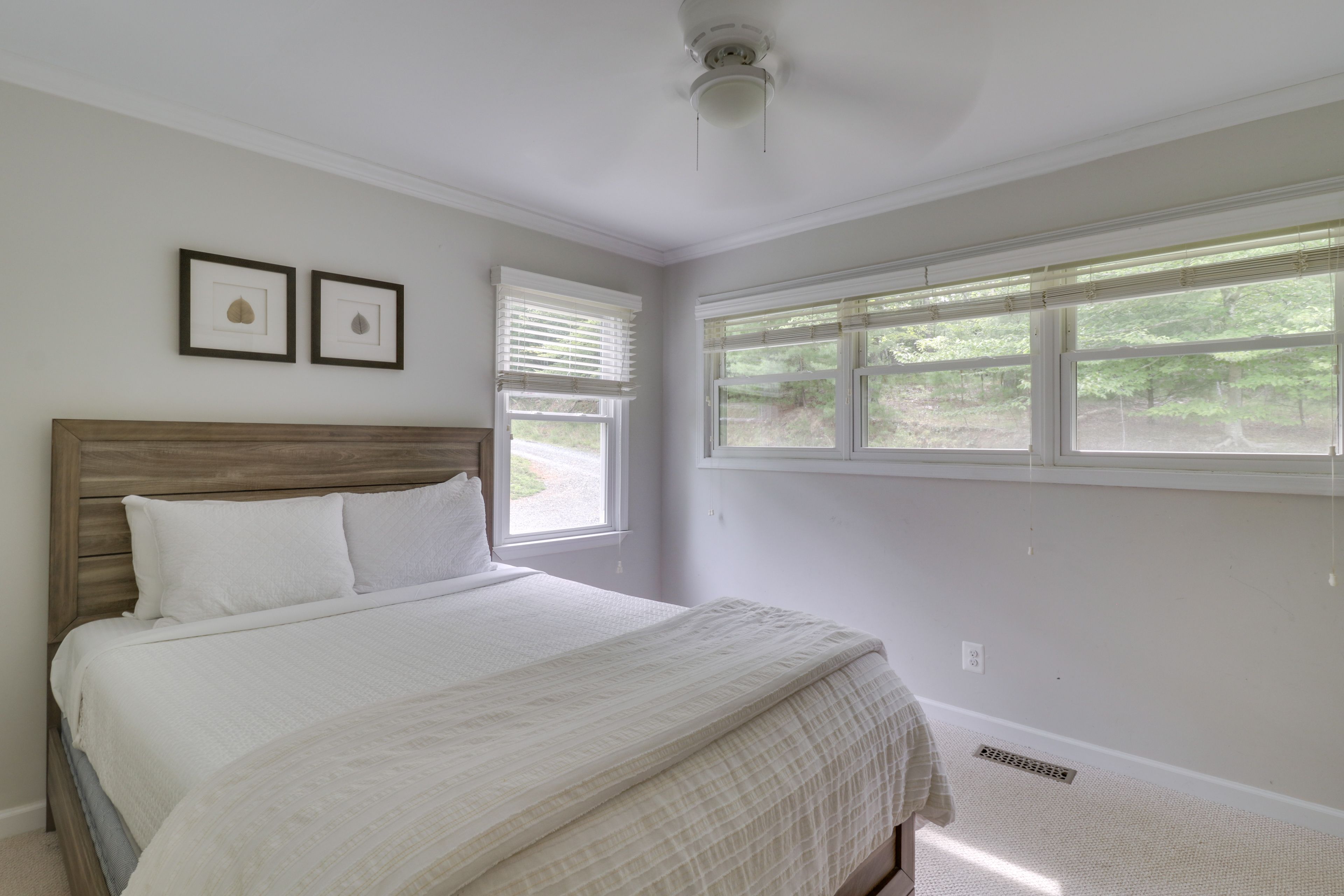 Bedroom 1 | Queen Bed | Linens & Towels