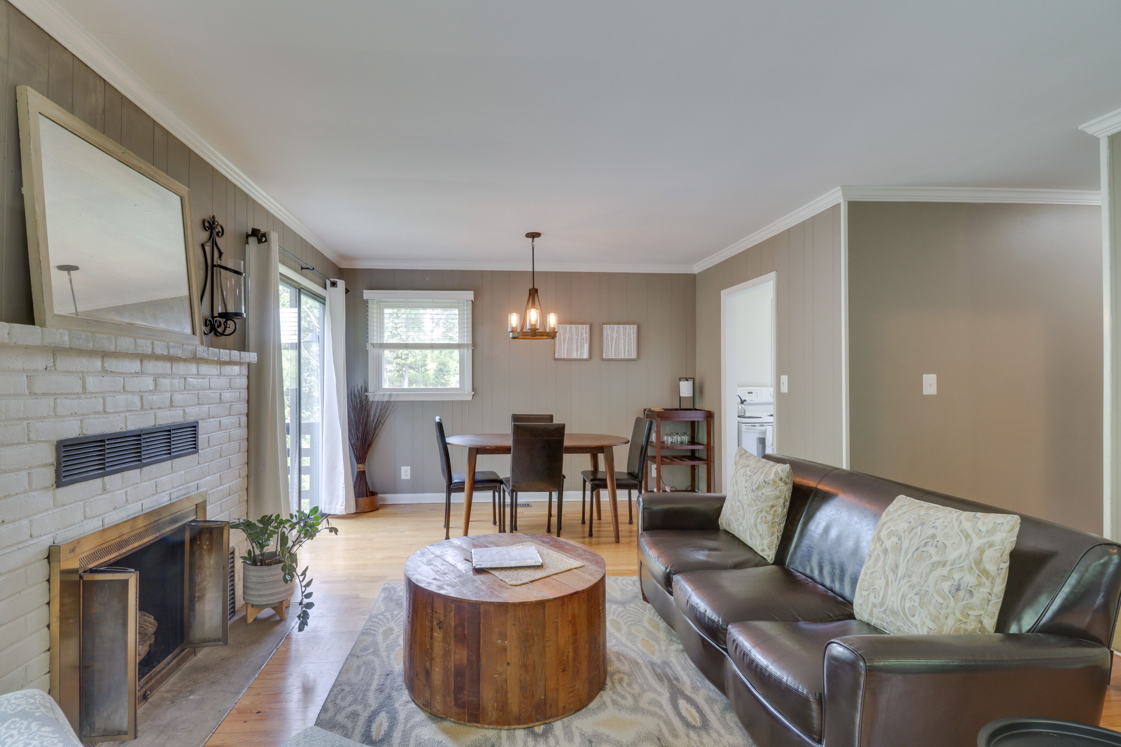 Living Room | Gas Fireplace | Central A/C