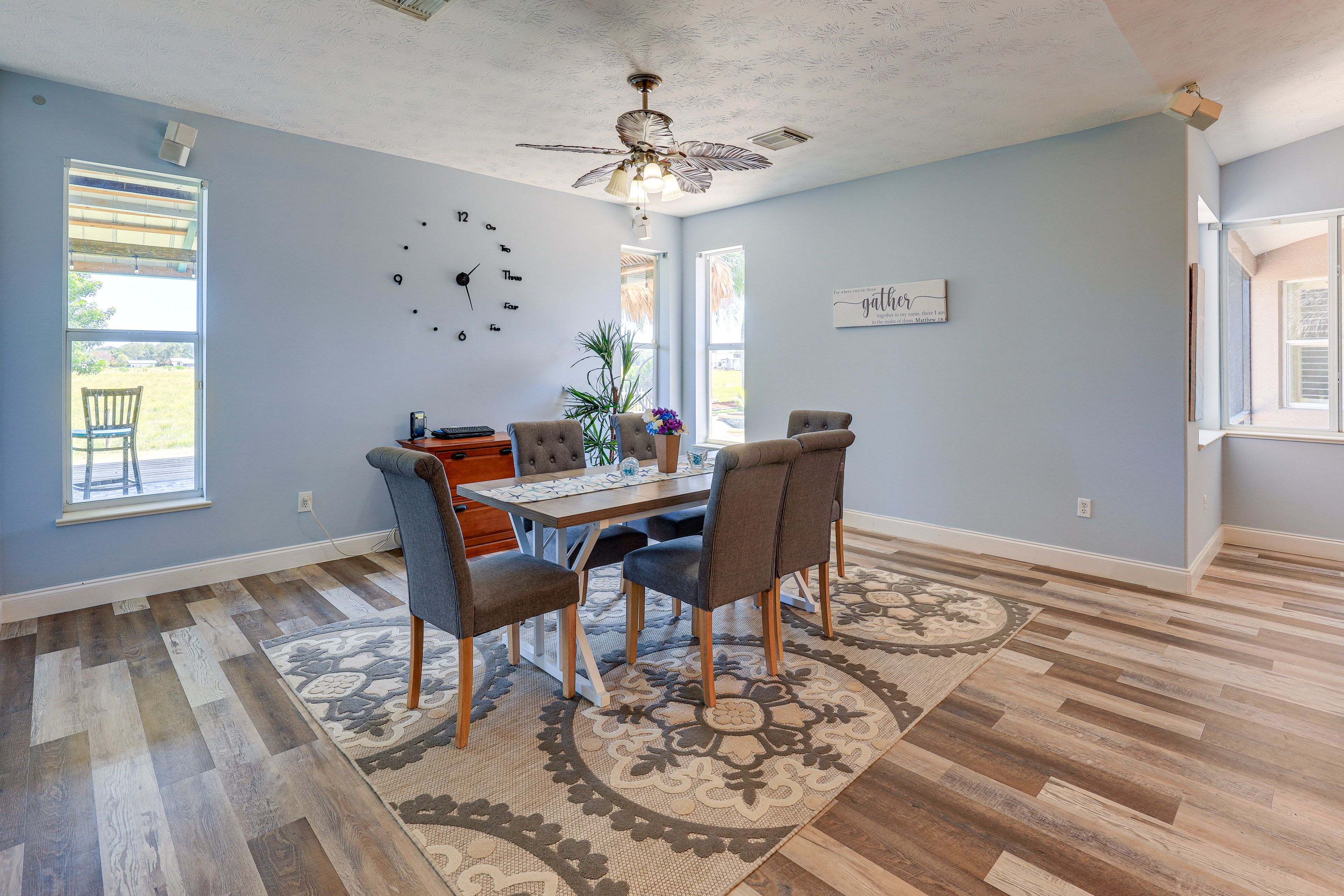 Dining Area | Dishware/Flatware Provided