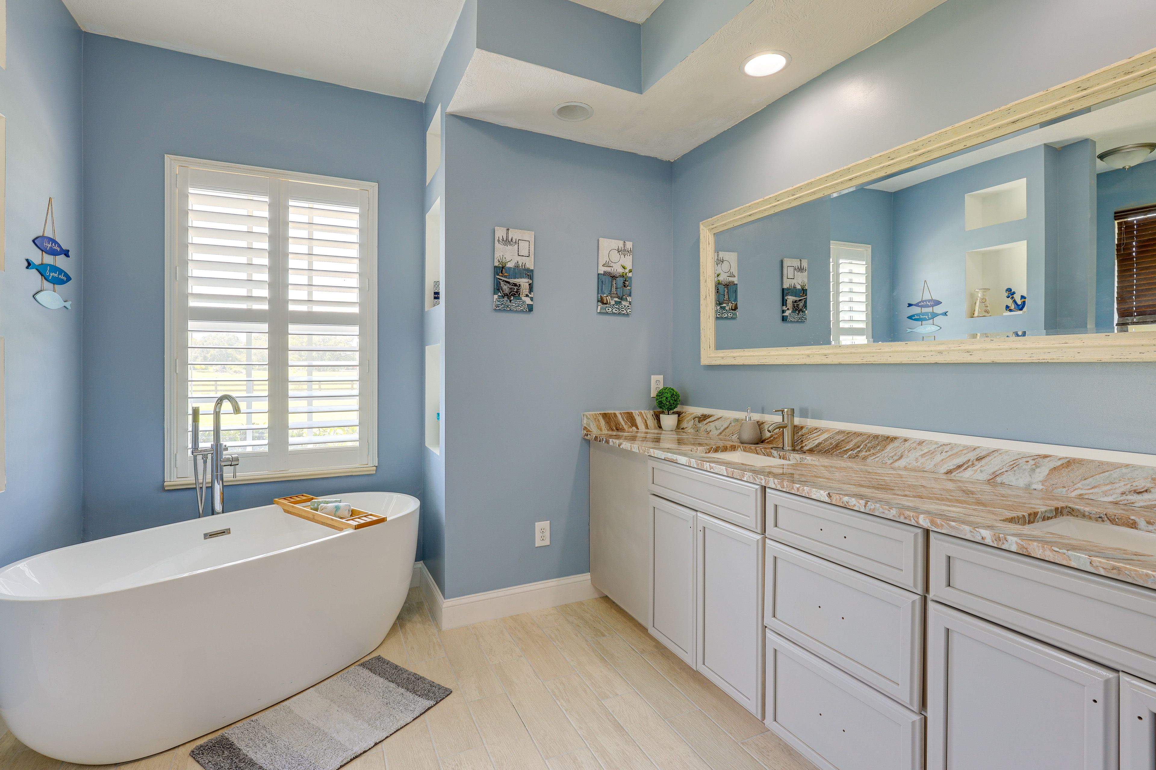 En-Suite Bathroom | Shower | Double Sinks | Complimentary Toiletries