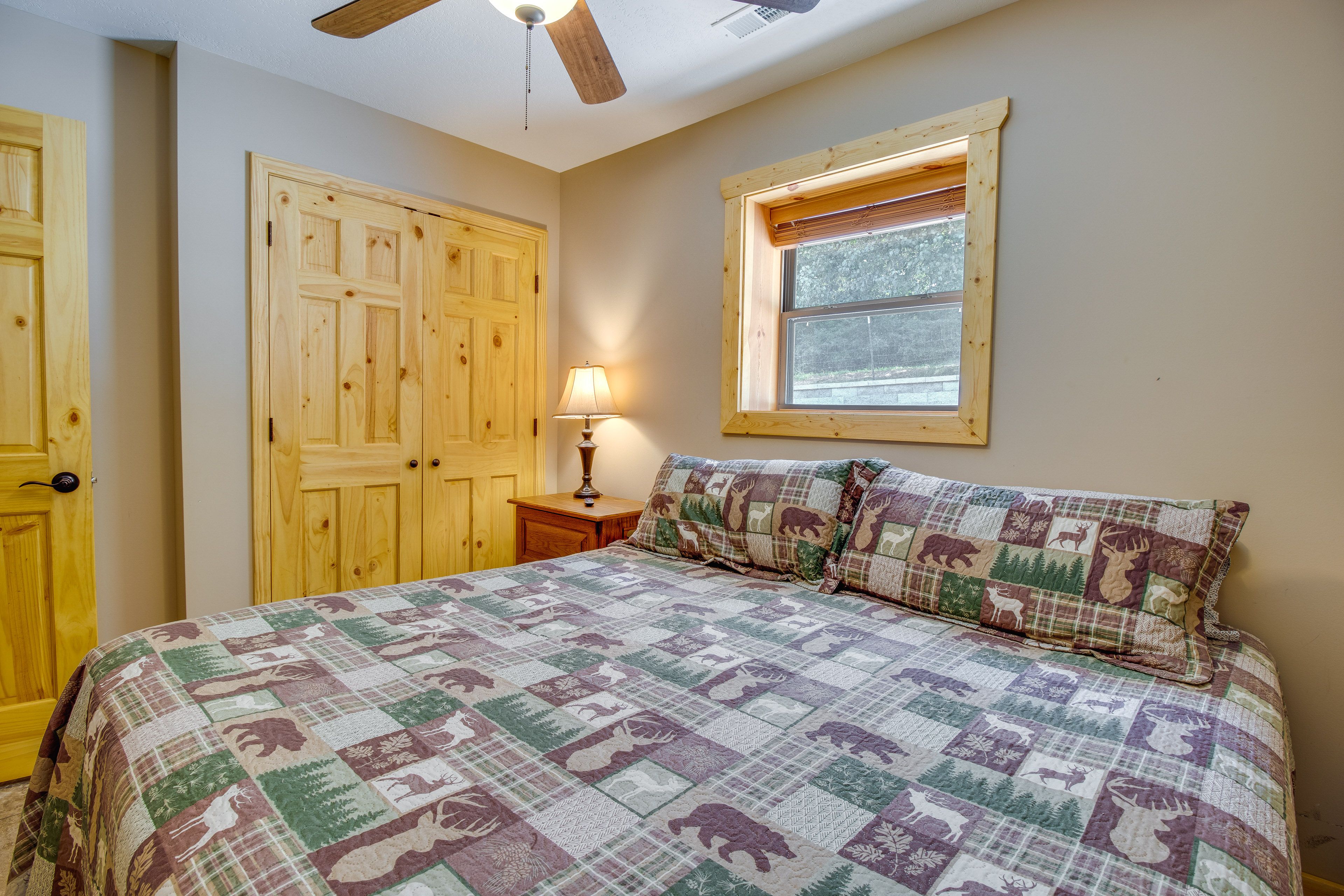 Bedroom 1 | King Bed | Linens & Towels | Smart TV