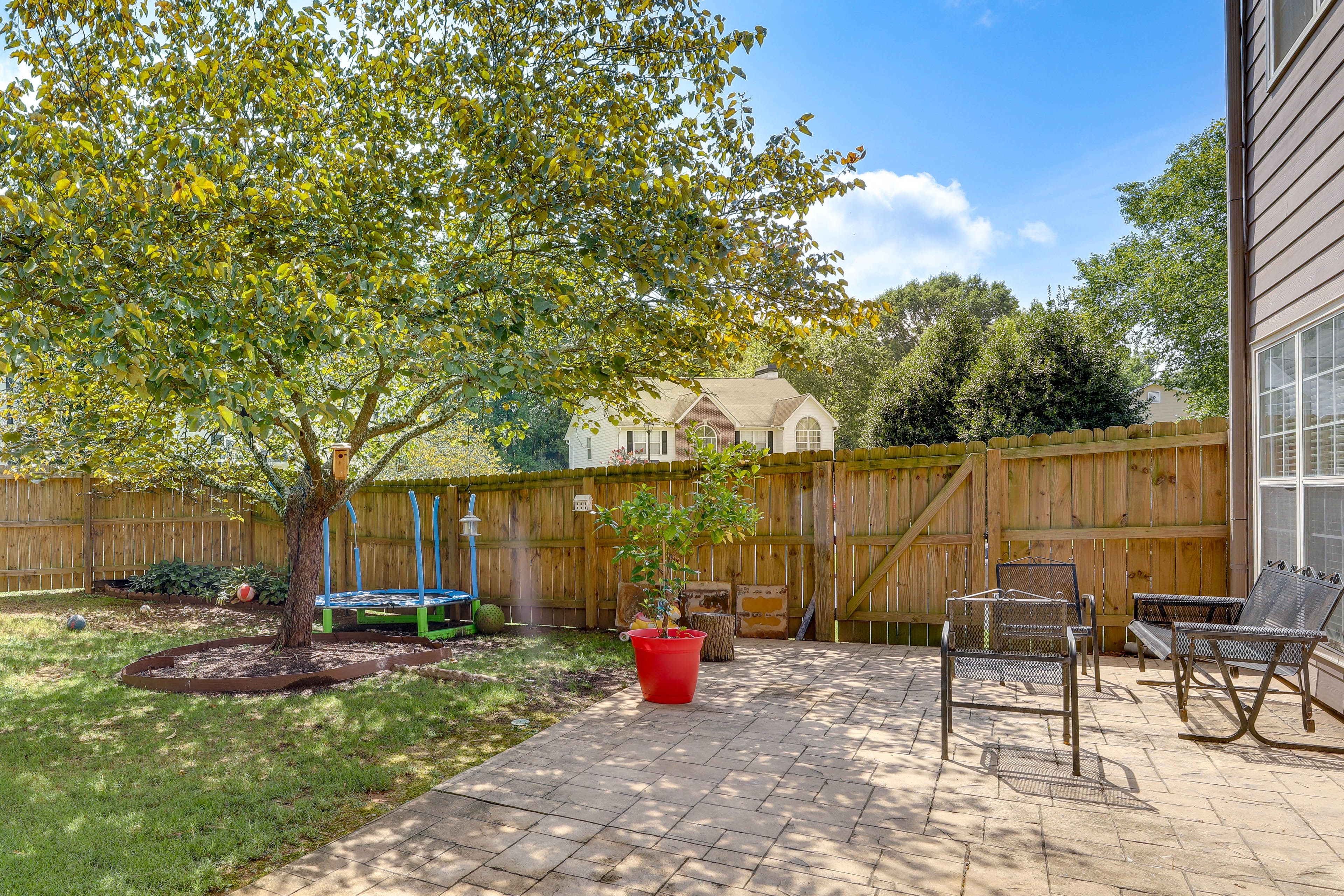 Patio | Outdoor Seating