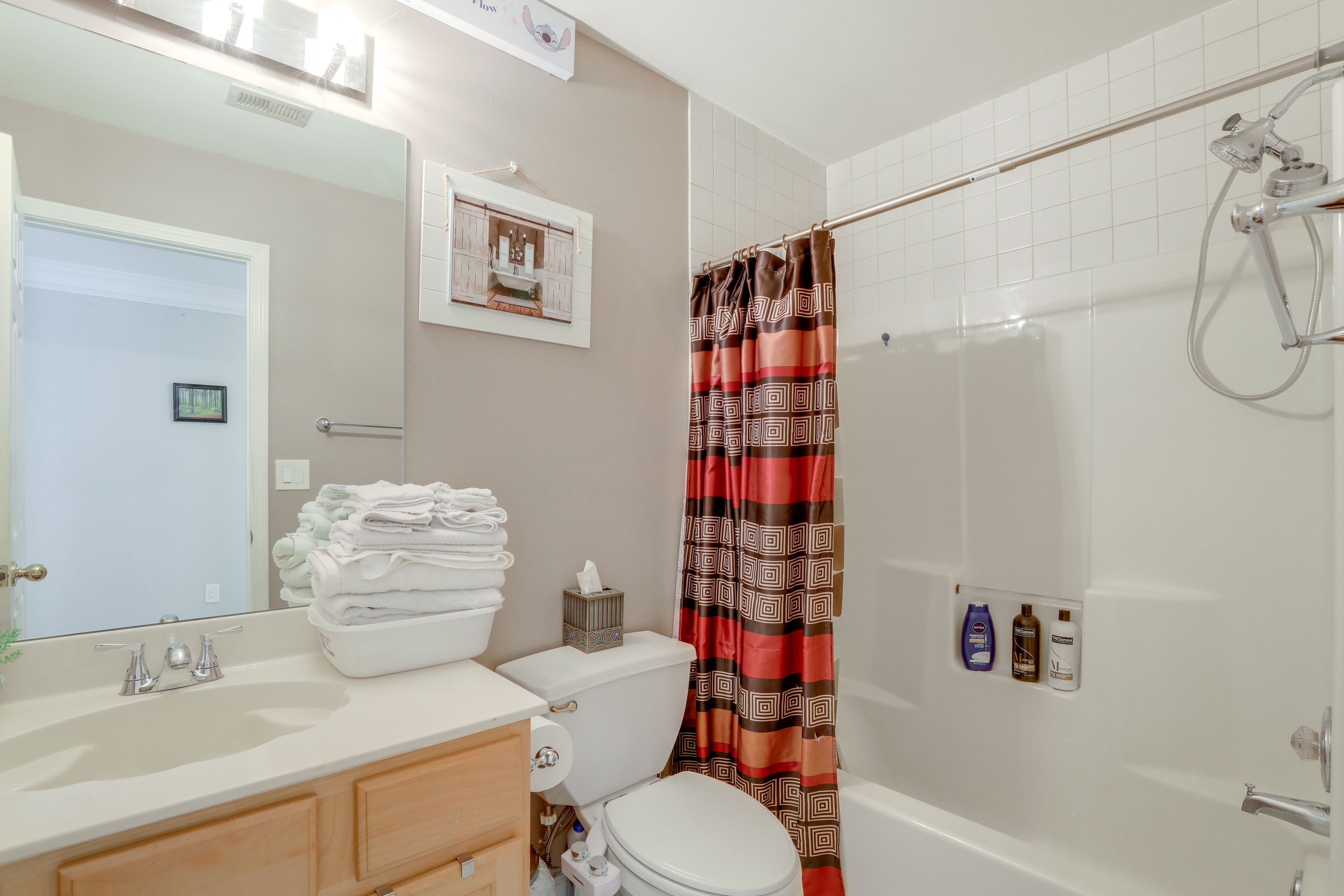 Full Bathroom | 2nd Floor