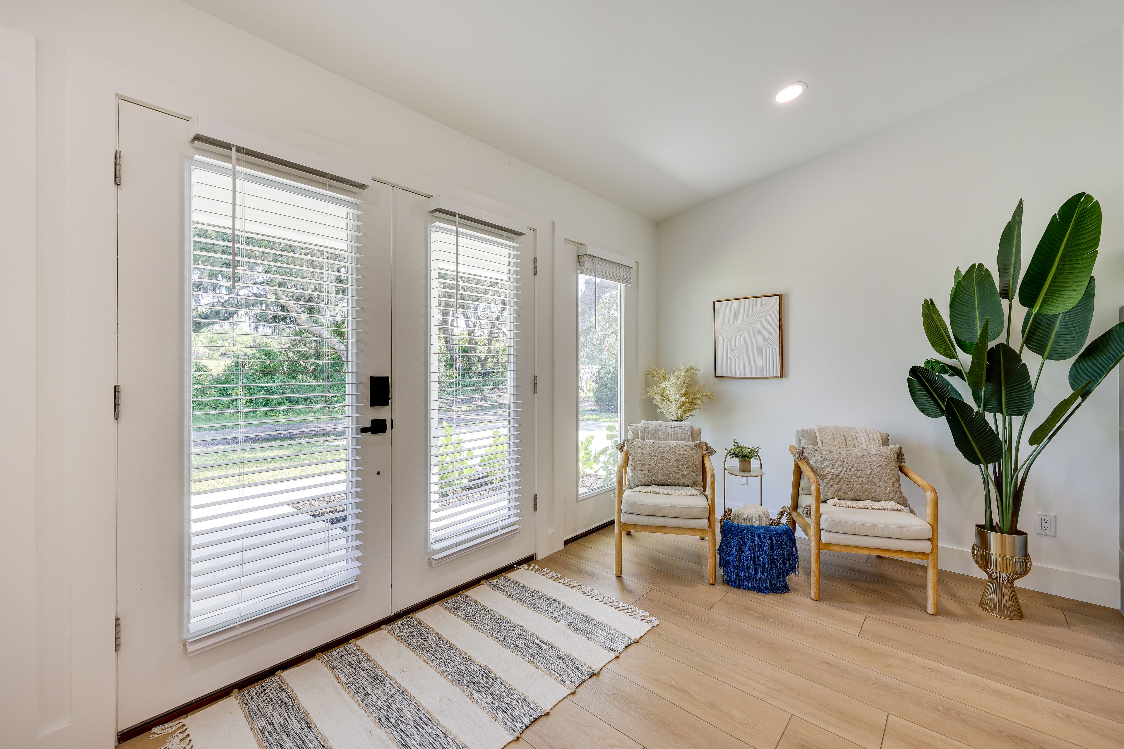 Foyer | Central Heating & A/C