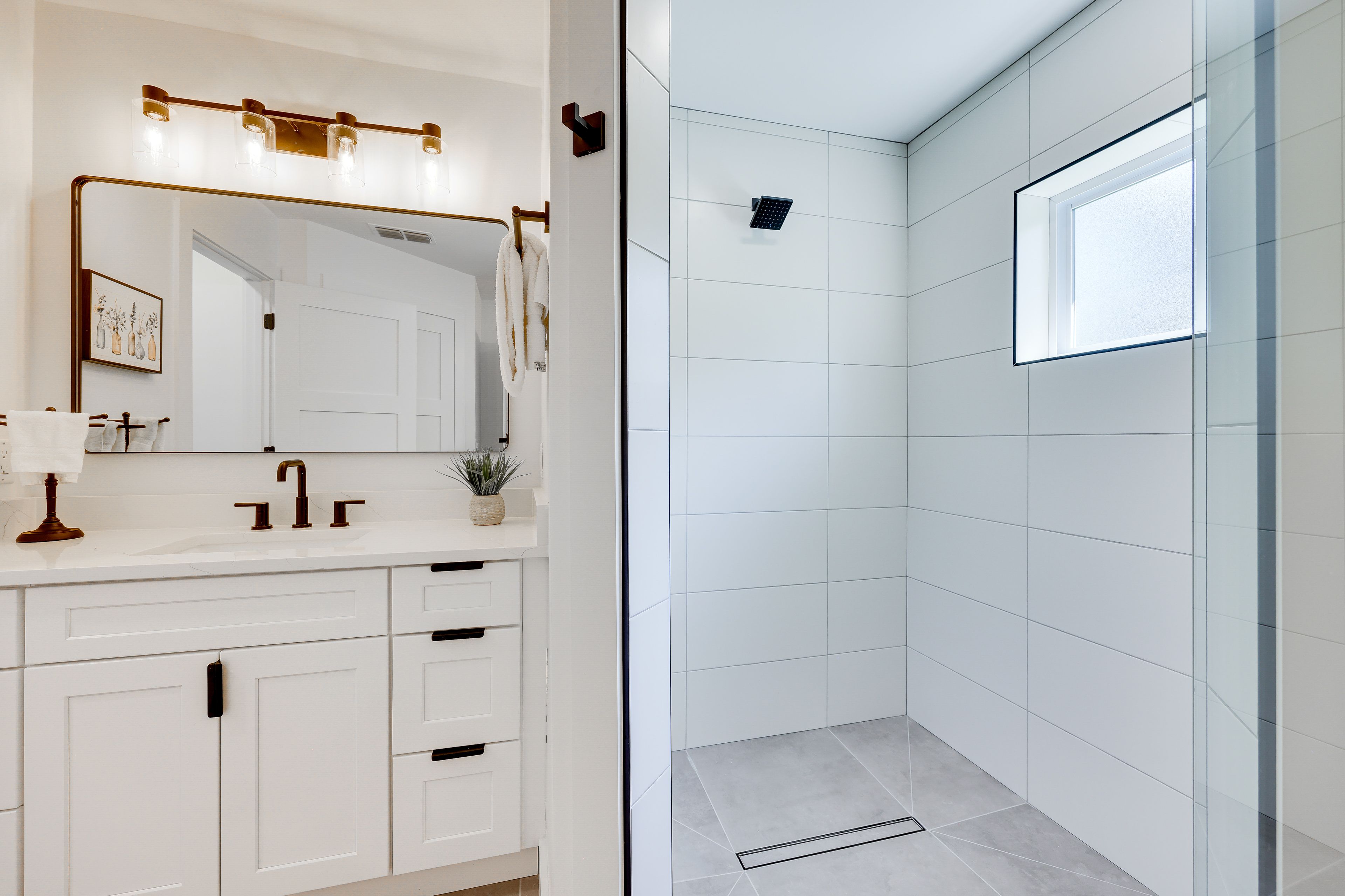 En-Suite Bathroom | Access via Bedroom 1 | Complimentary Toiletries | Hair Dryer