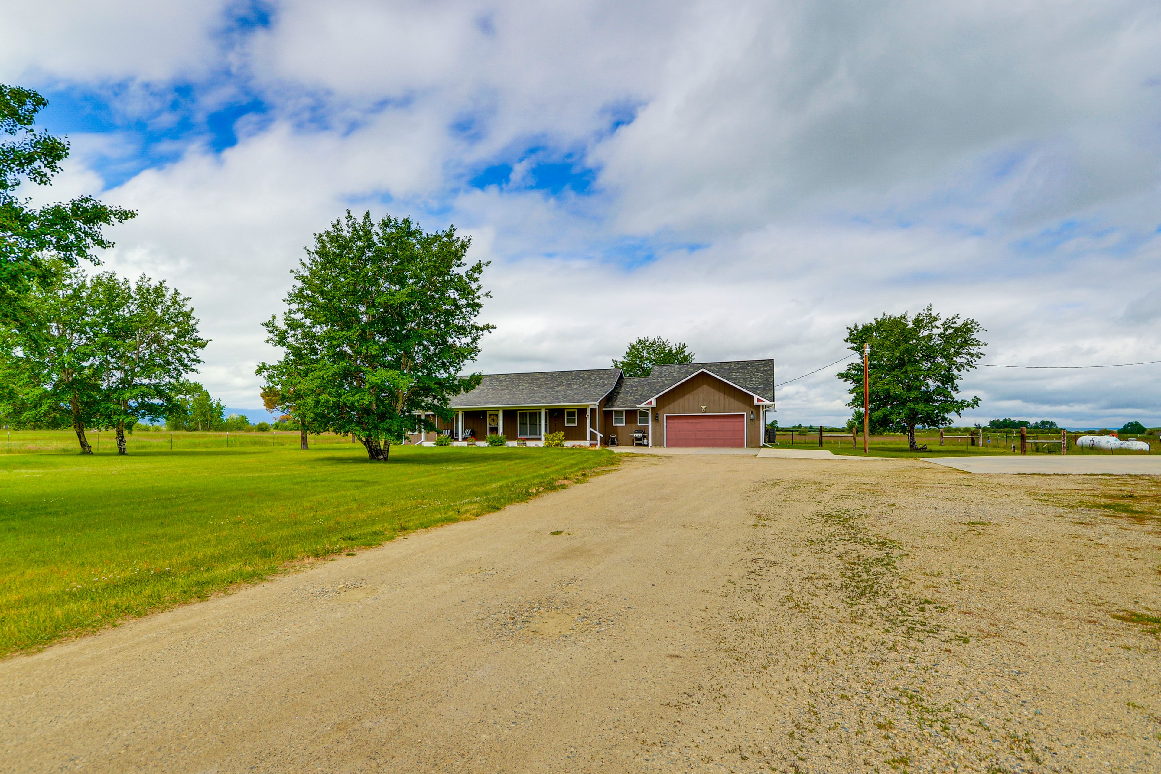 Parking | Shared Driveway (4 Vehicles) | No Garage Access