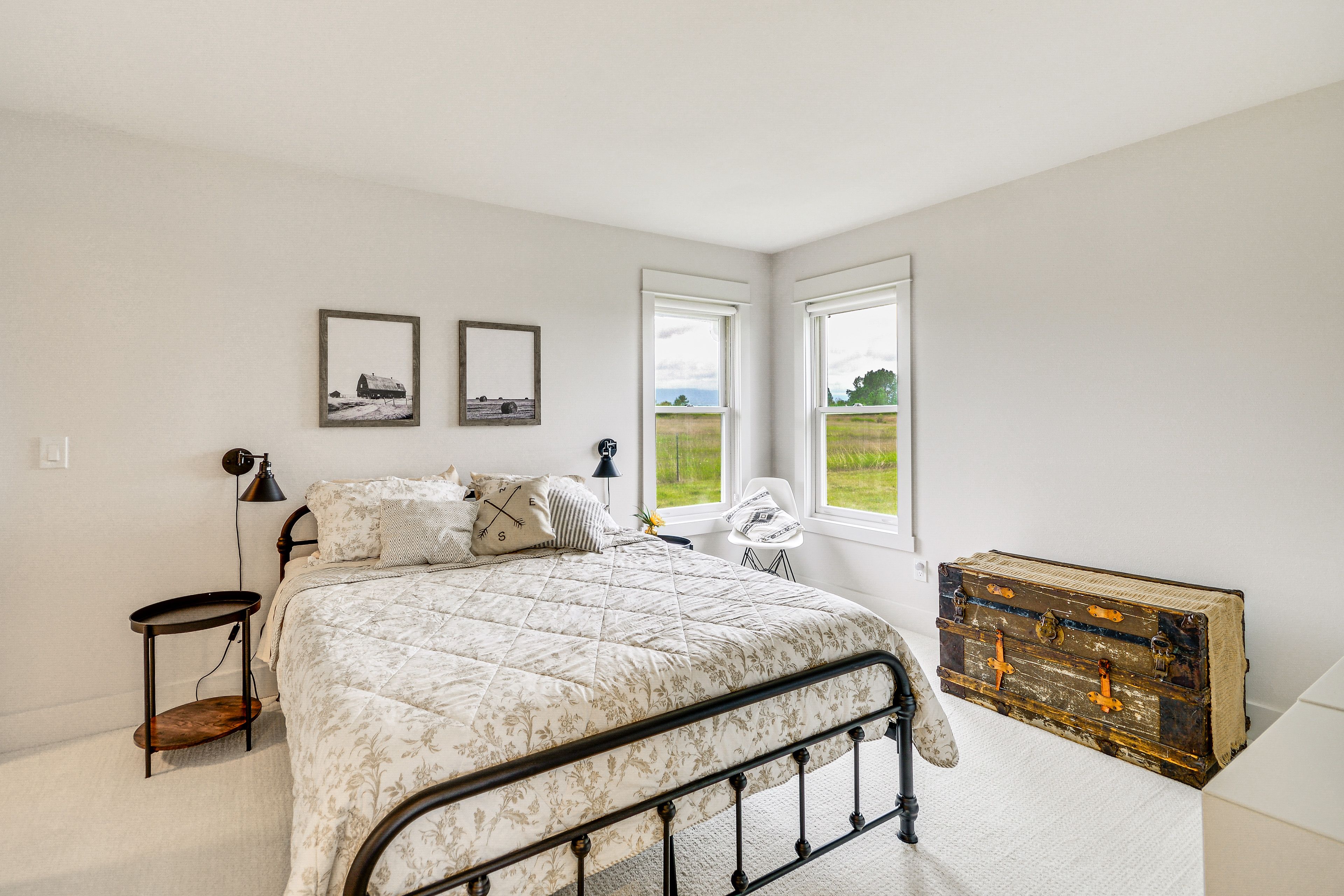Bedroom 2 | Queen Bed | Flat-Screen TV