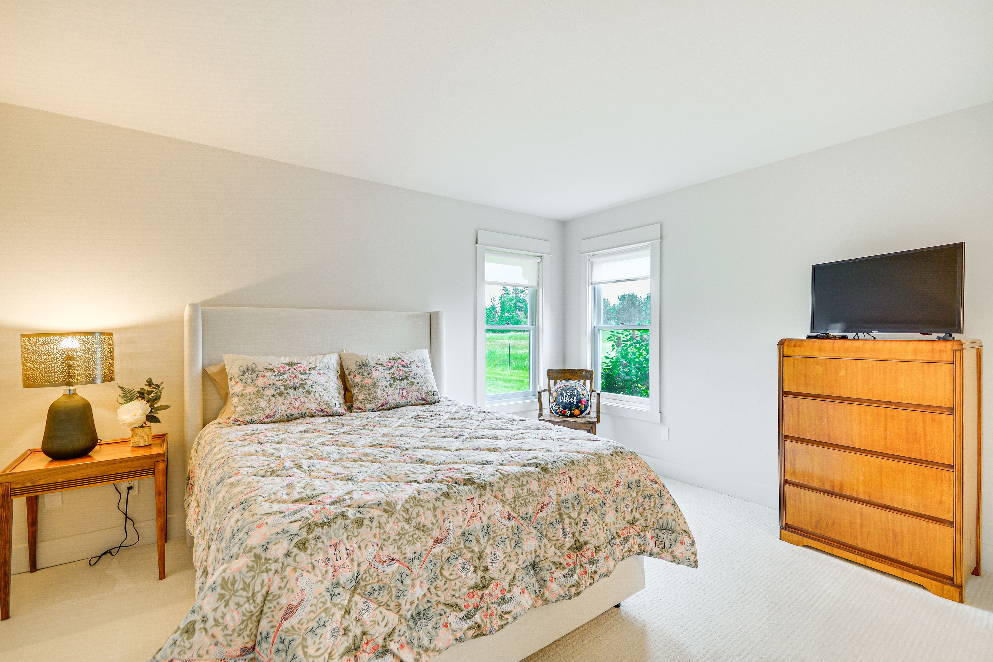 Bedroom 3 | Queen Bed | Flat-Screen TV | Laptop Workspace
