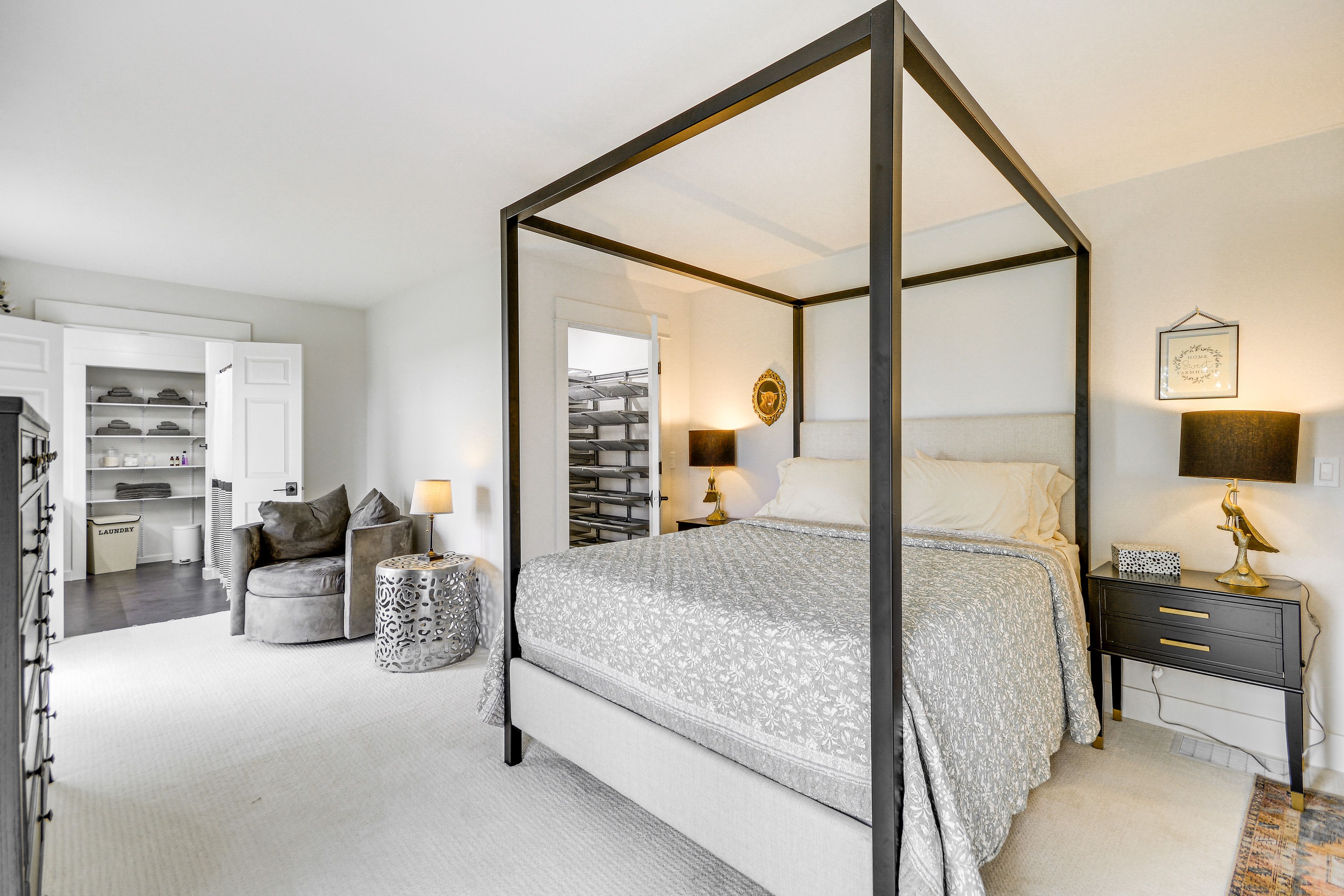 Bedroom 1 | Queen Bed