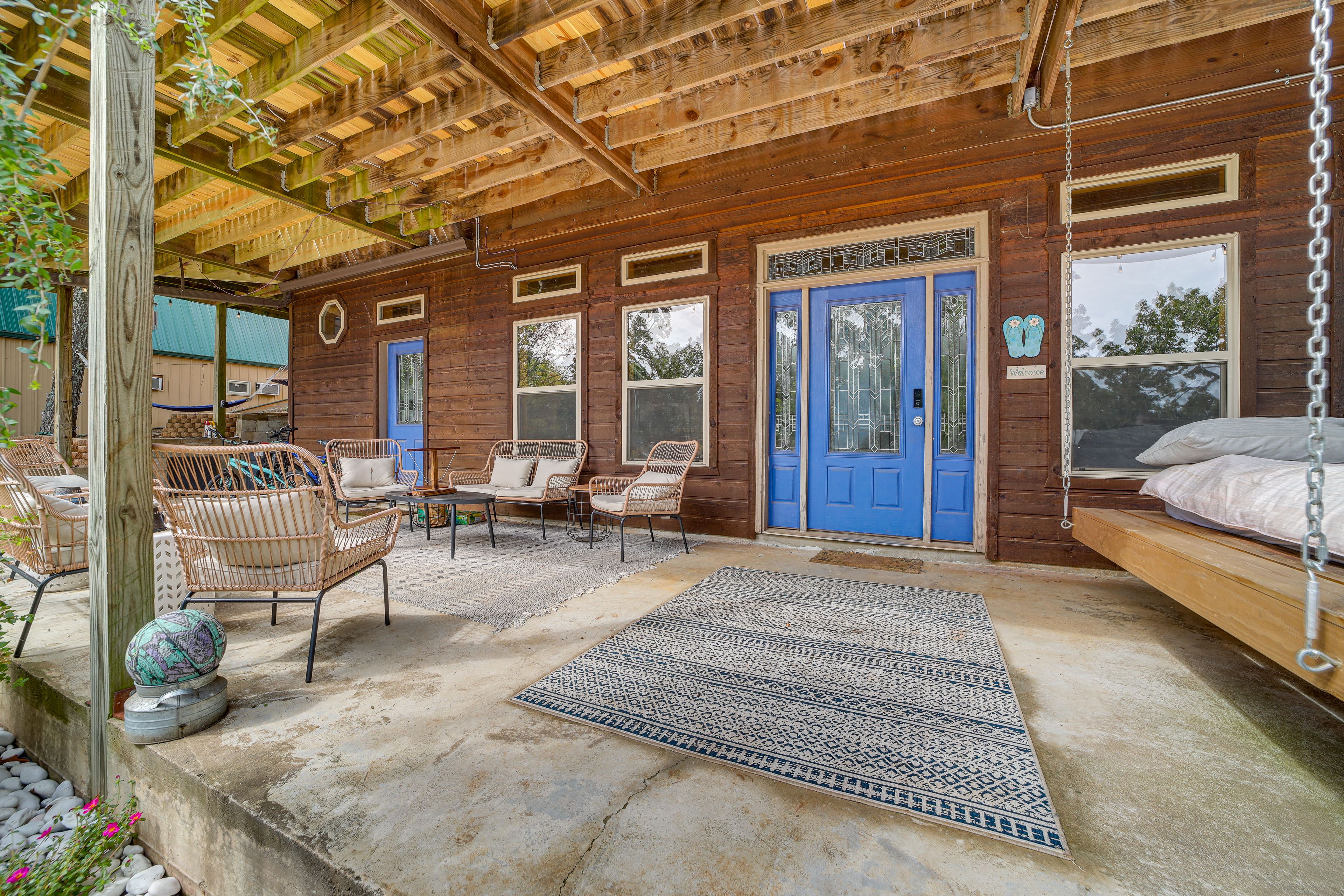 Front Porch | Lounge Seating | Gas Grill | Bicycles Provided
