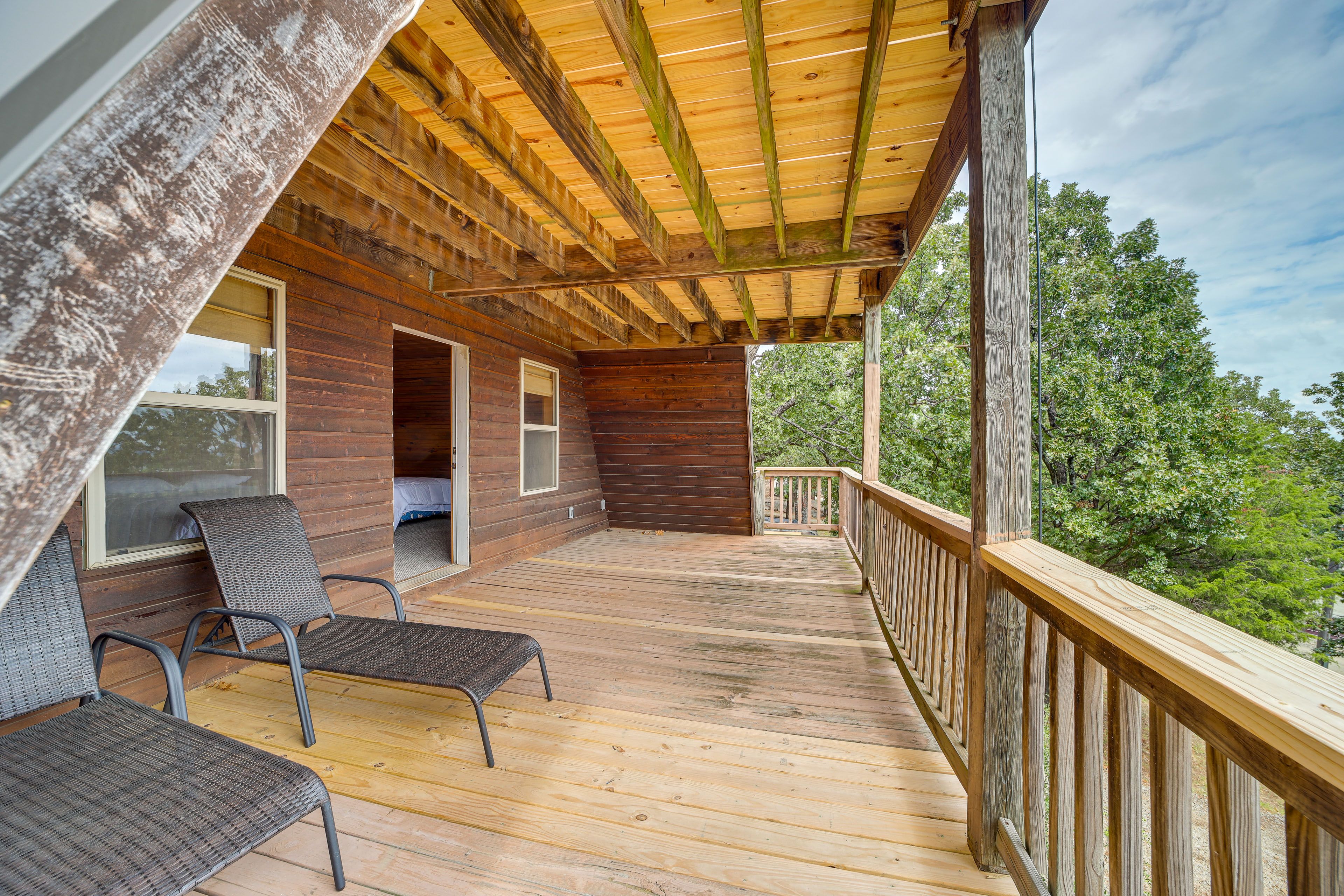 Wraparound Deck | River Views