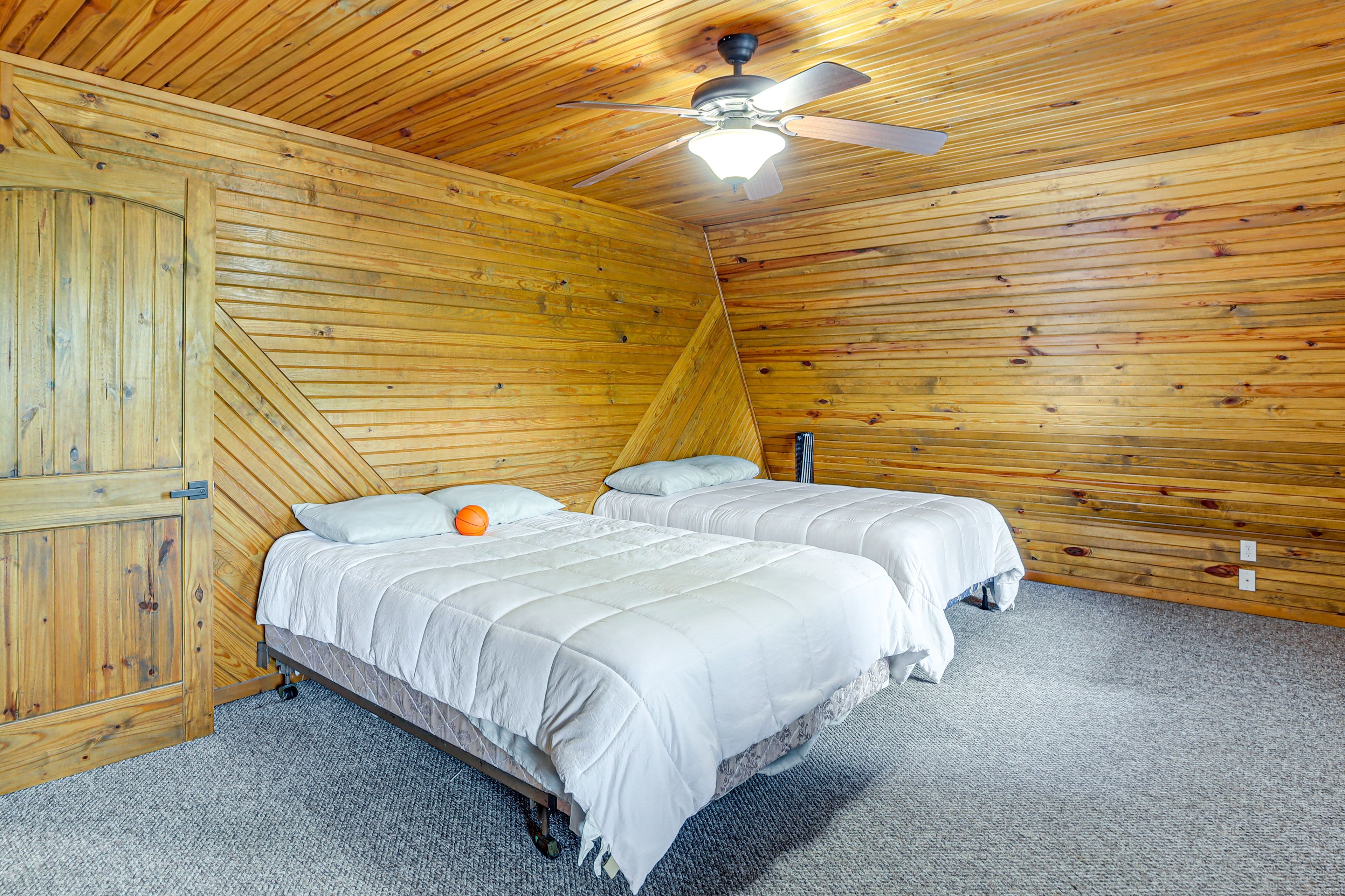 Bedroom 2 | Queen Bed | Full Bed | Access to Deck