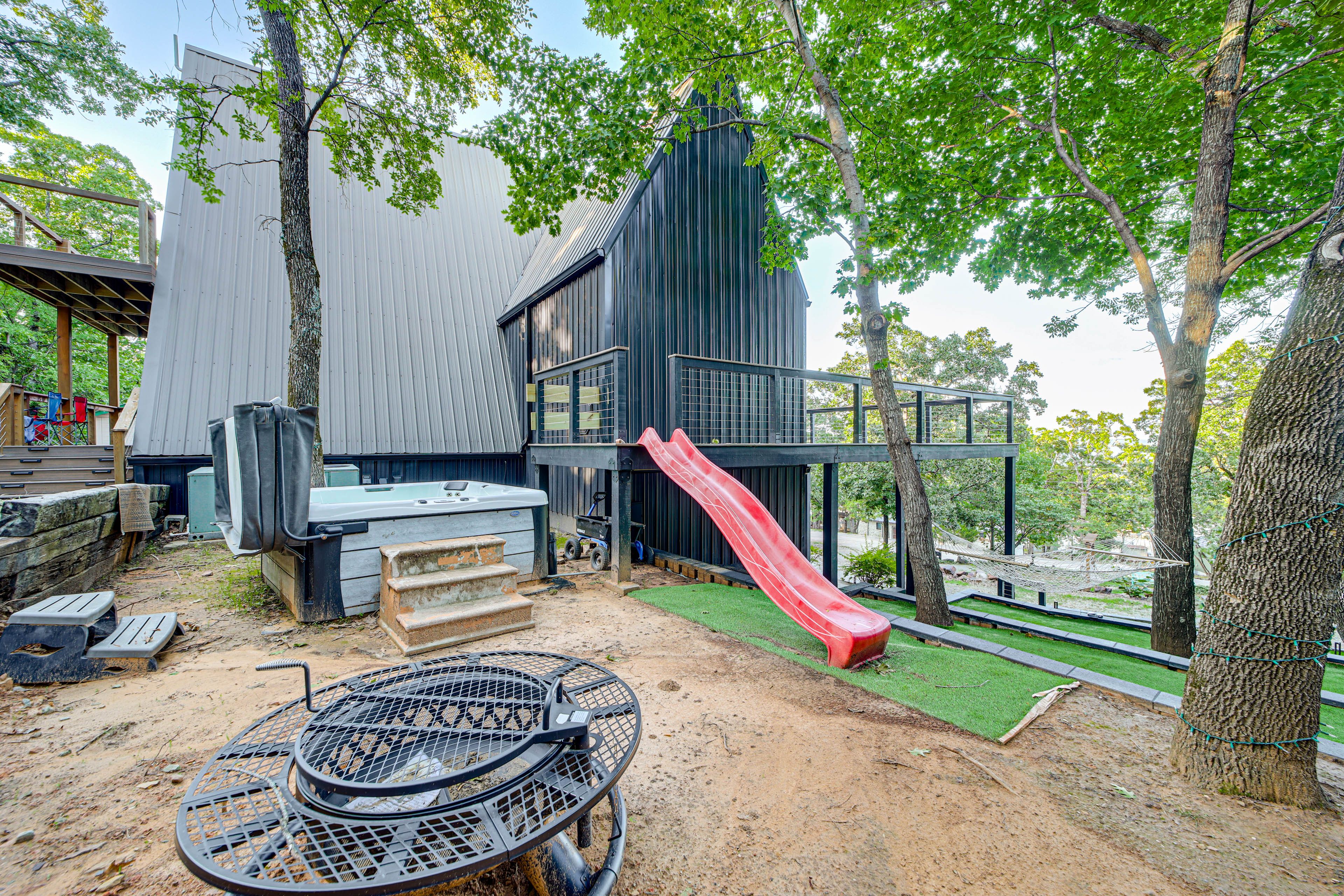 Private Hot Tub | Hammocks