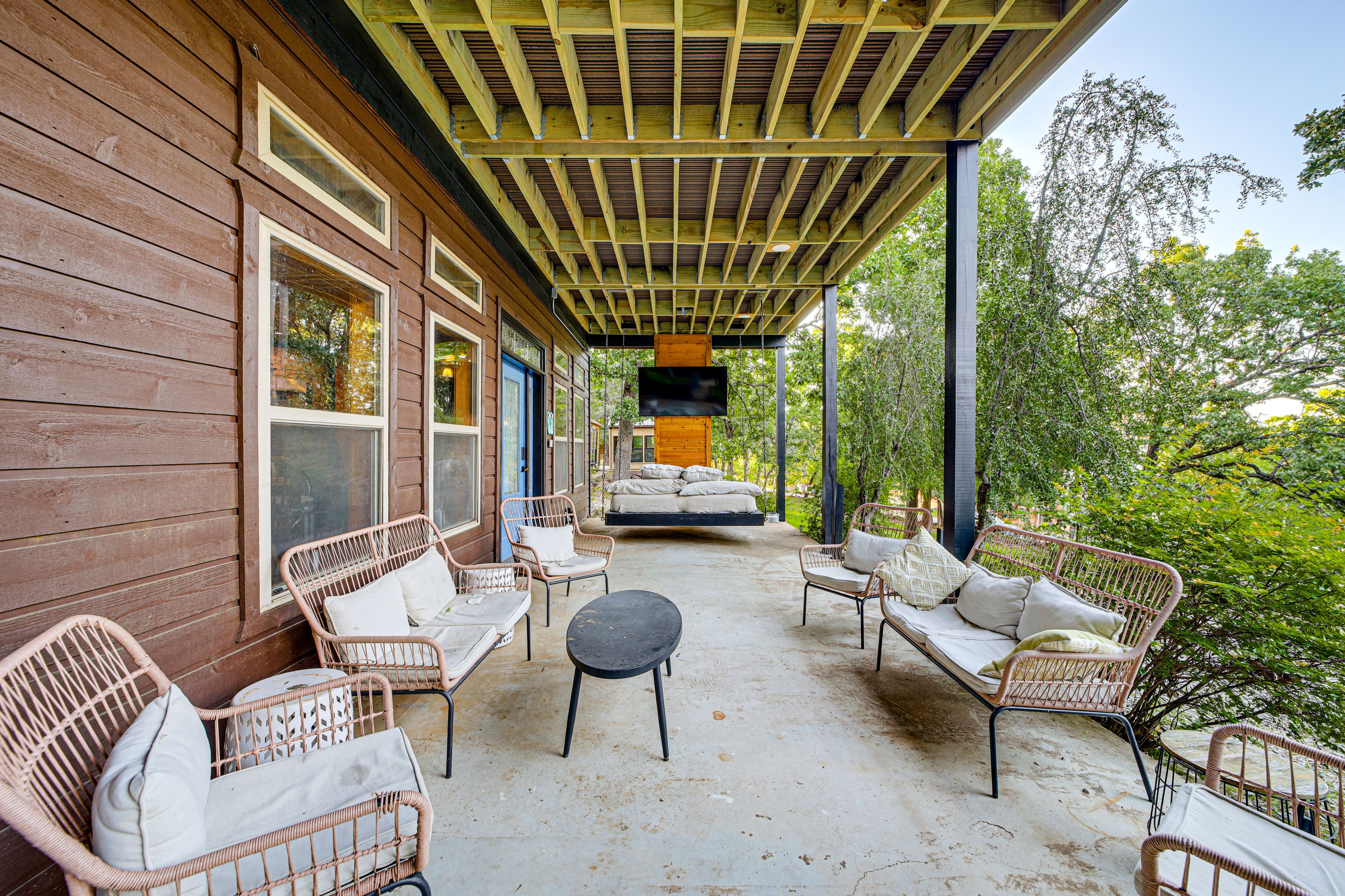 Front Porch | Lounge Seating | Gas Grill | Bicycles Provided