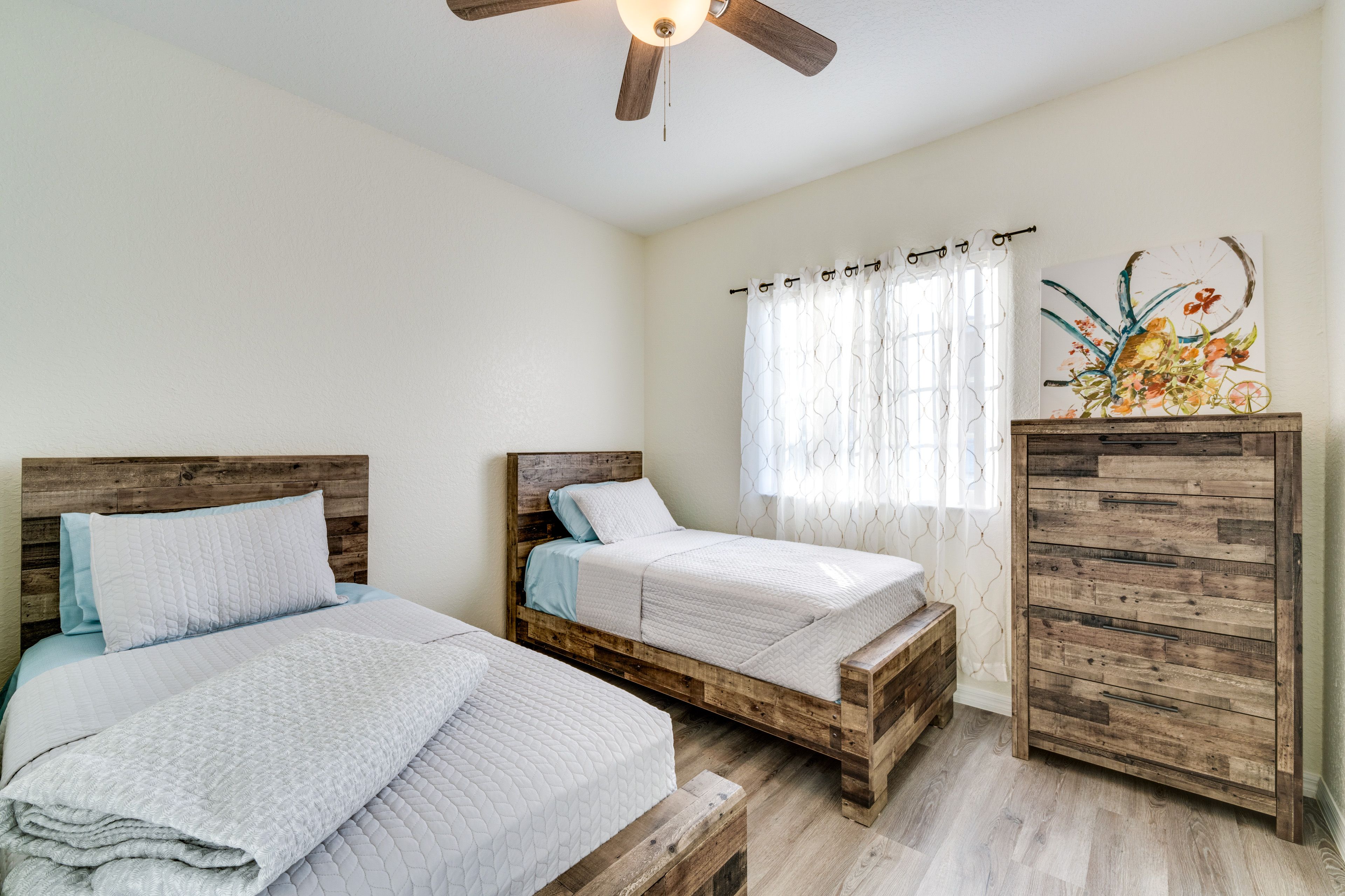 Bedroom 2 | 2 Twin Beds