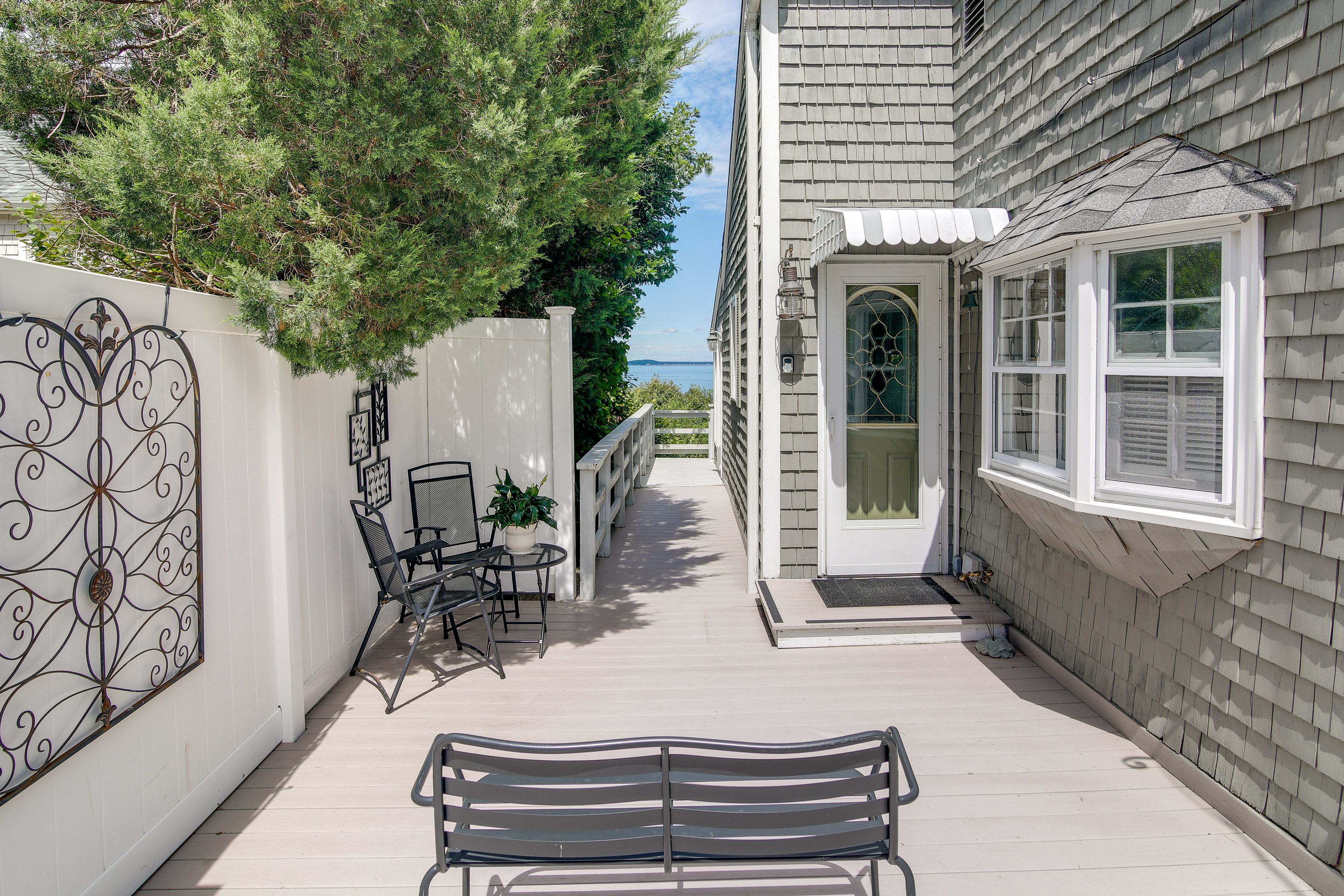 Furnished Entry  | View