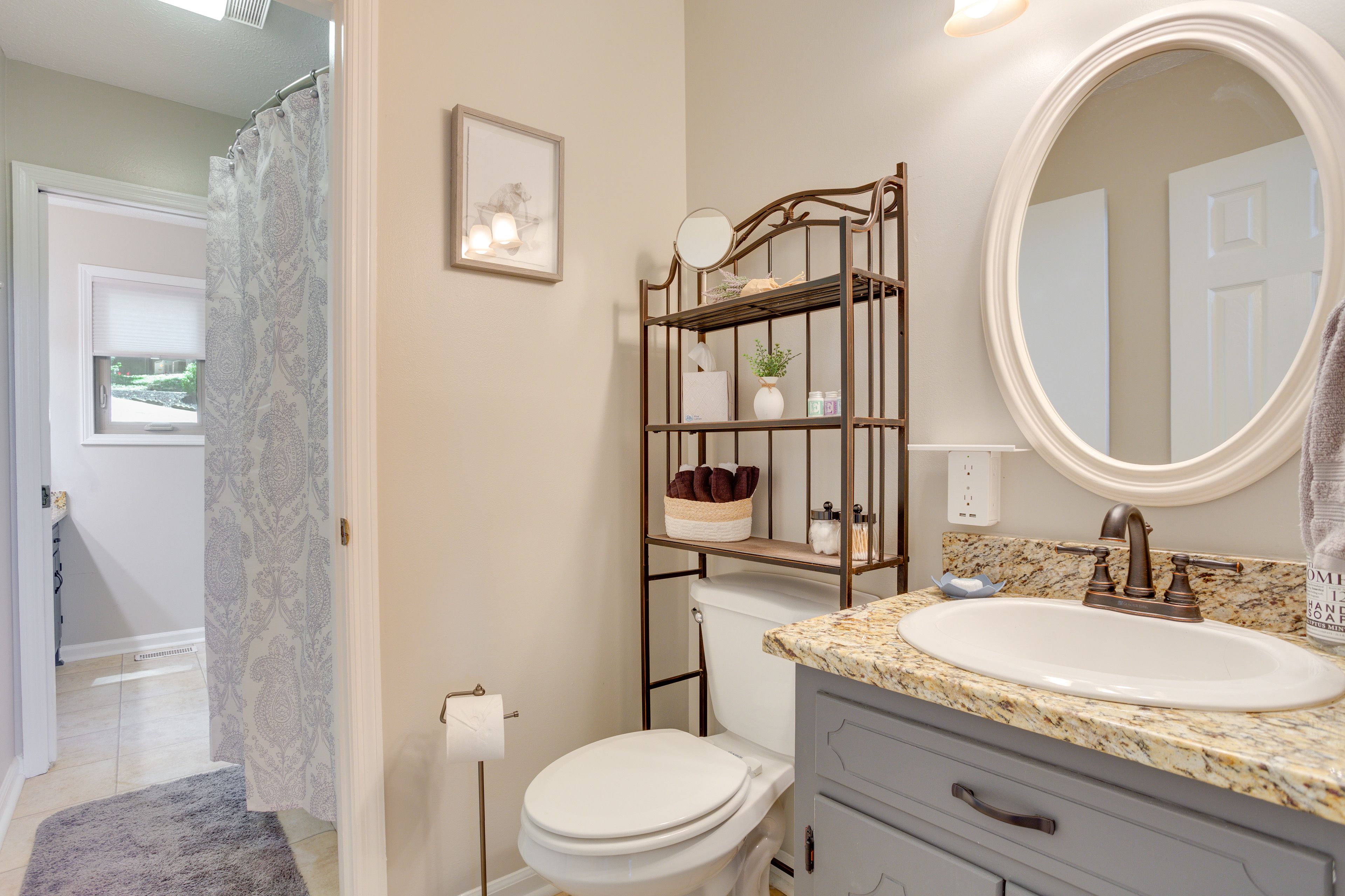 Half Bathroom | Main Floor