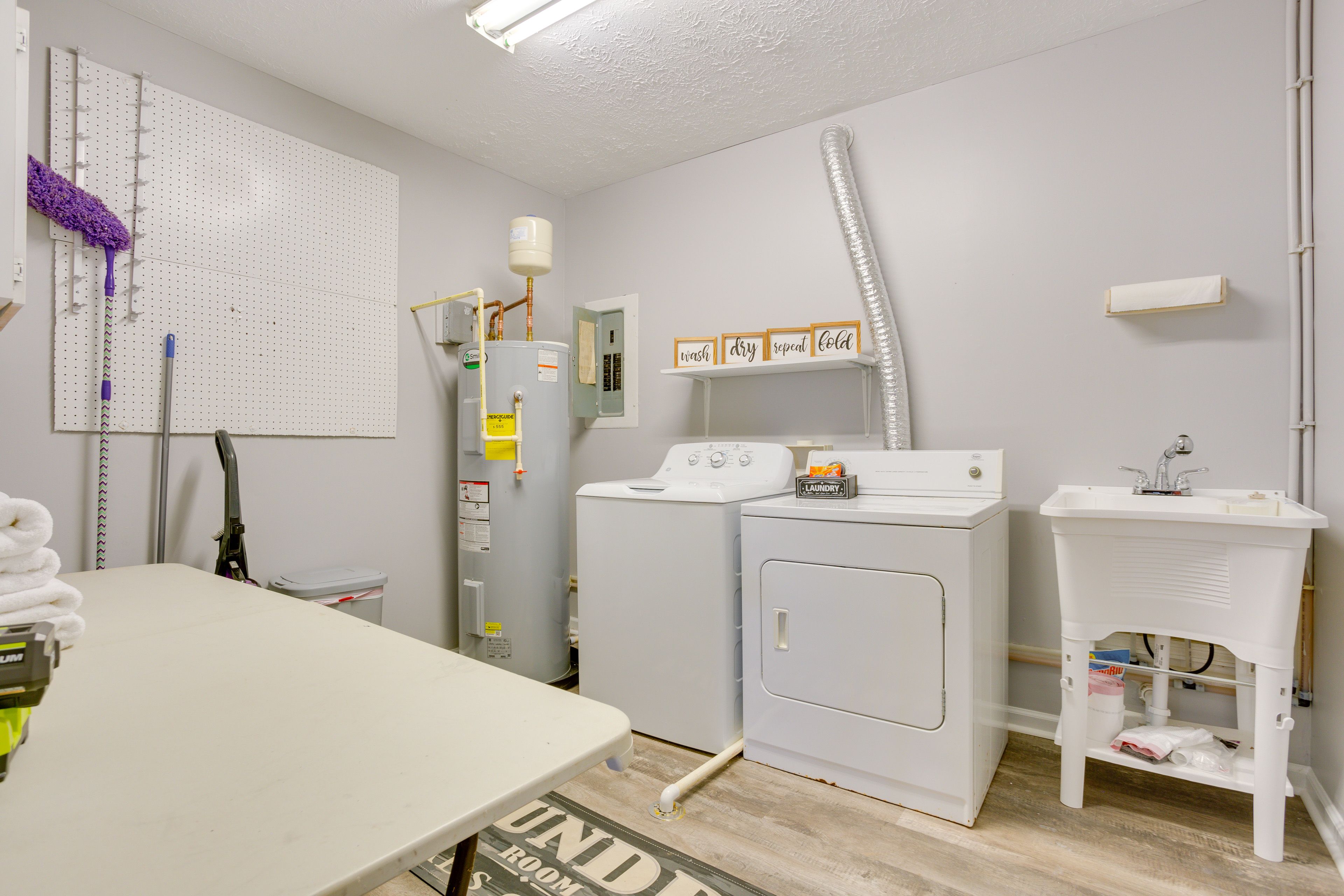 Laundry | Detergent Provided | Clothes Steamer