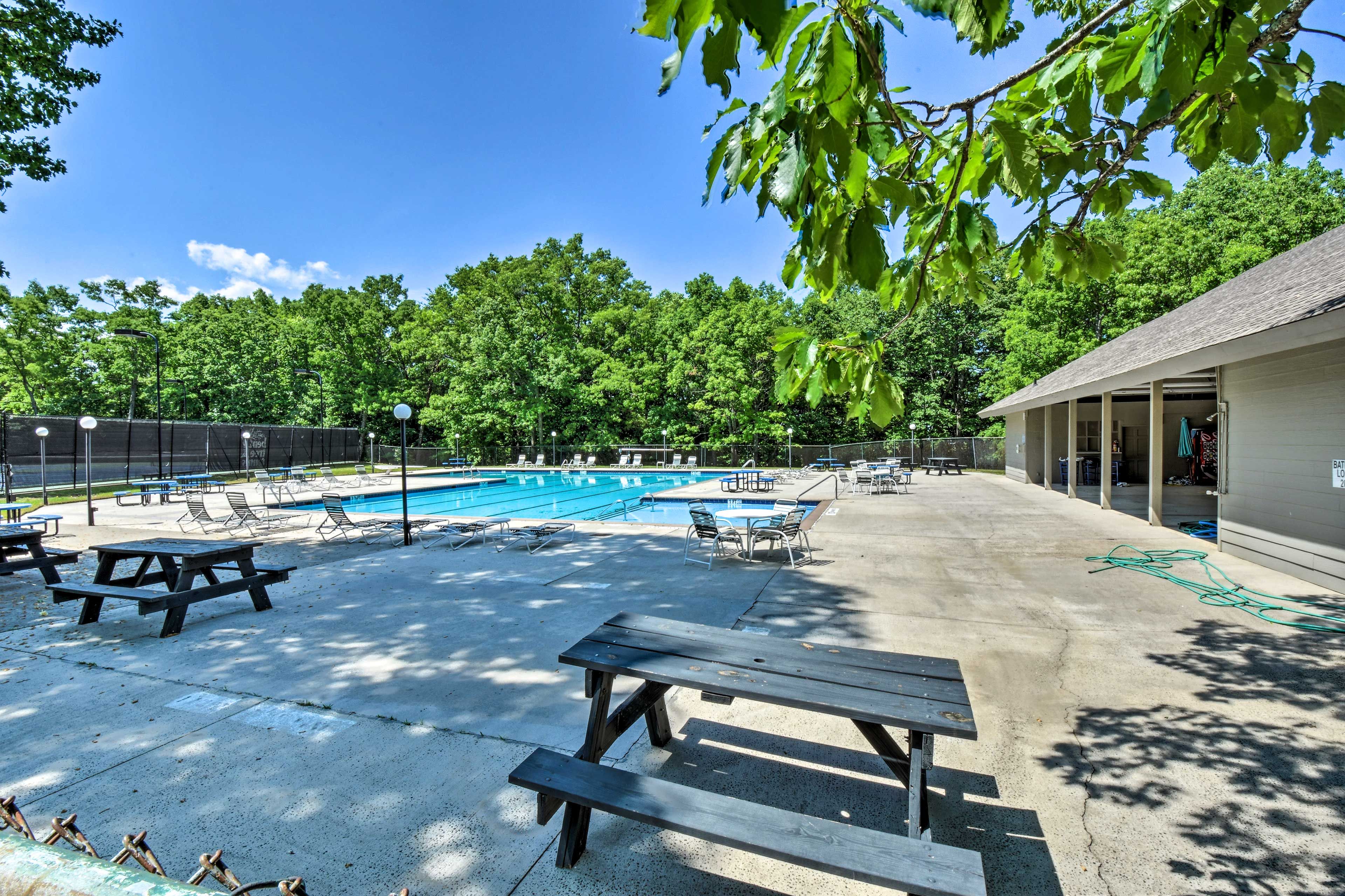 Seasonal Community Outdoor Pool