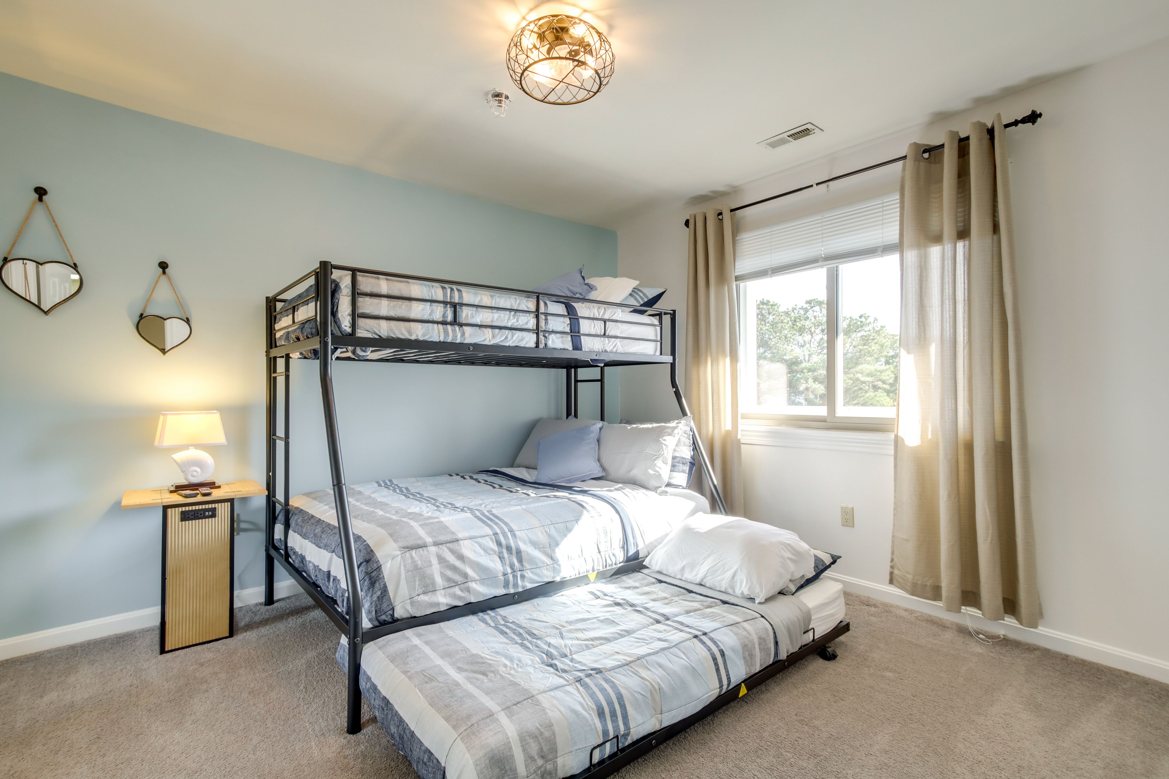 Bedroom 2 | Twin/Full Bunk Bed w/ Twin Trundle