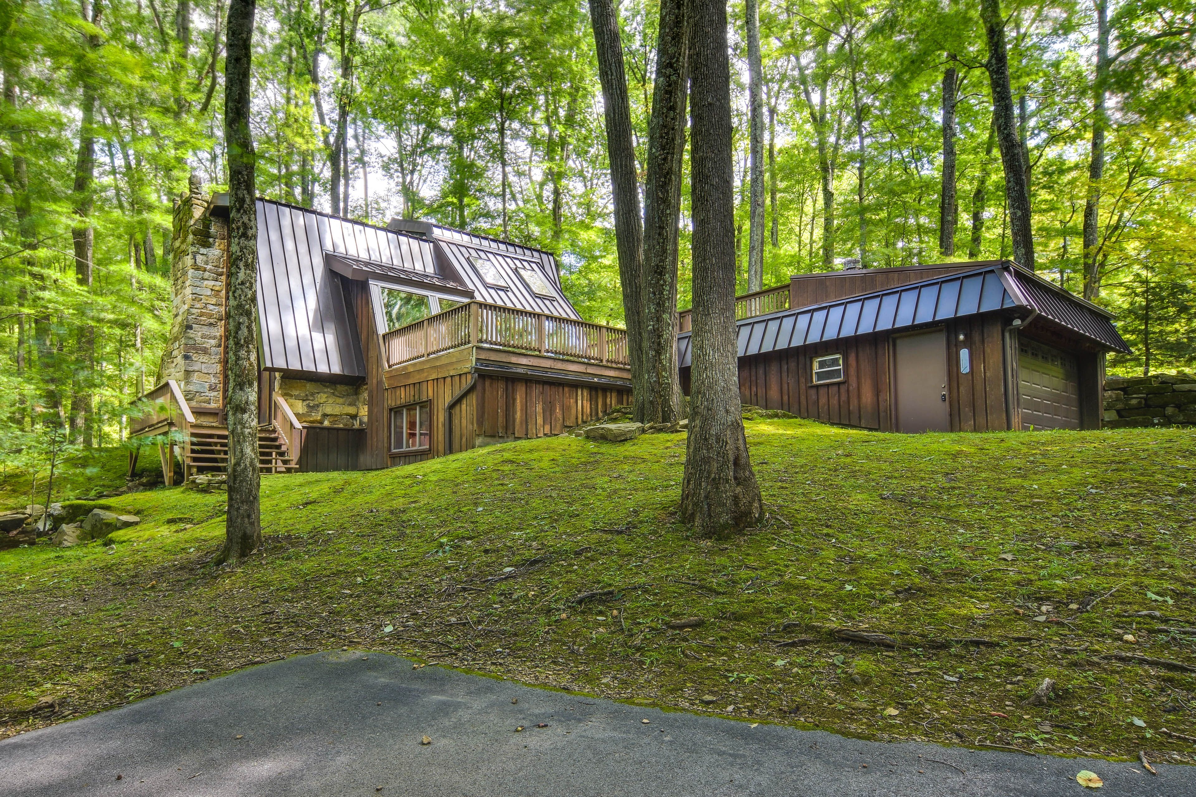 DuBois Vacation Rental | 2BR | 2BA | Stairs Required | 2,500 Sq Ft