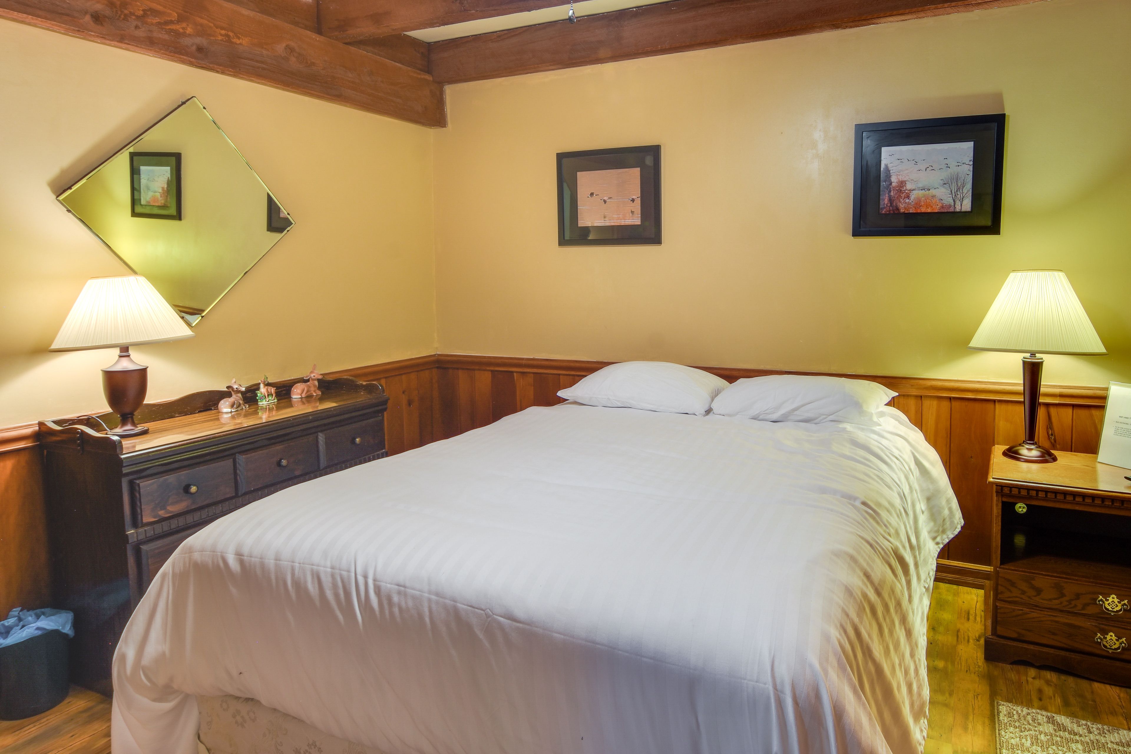 Bedroom 2 | Queen Bed