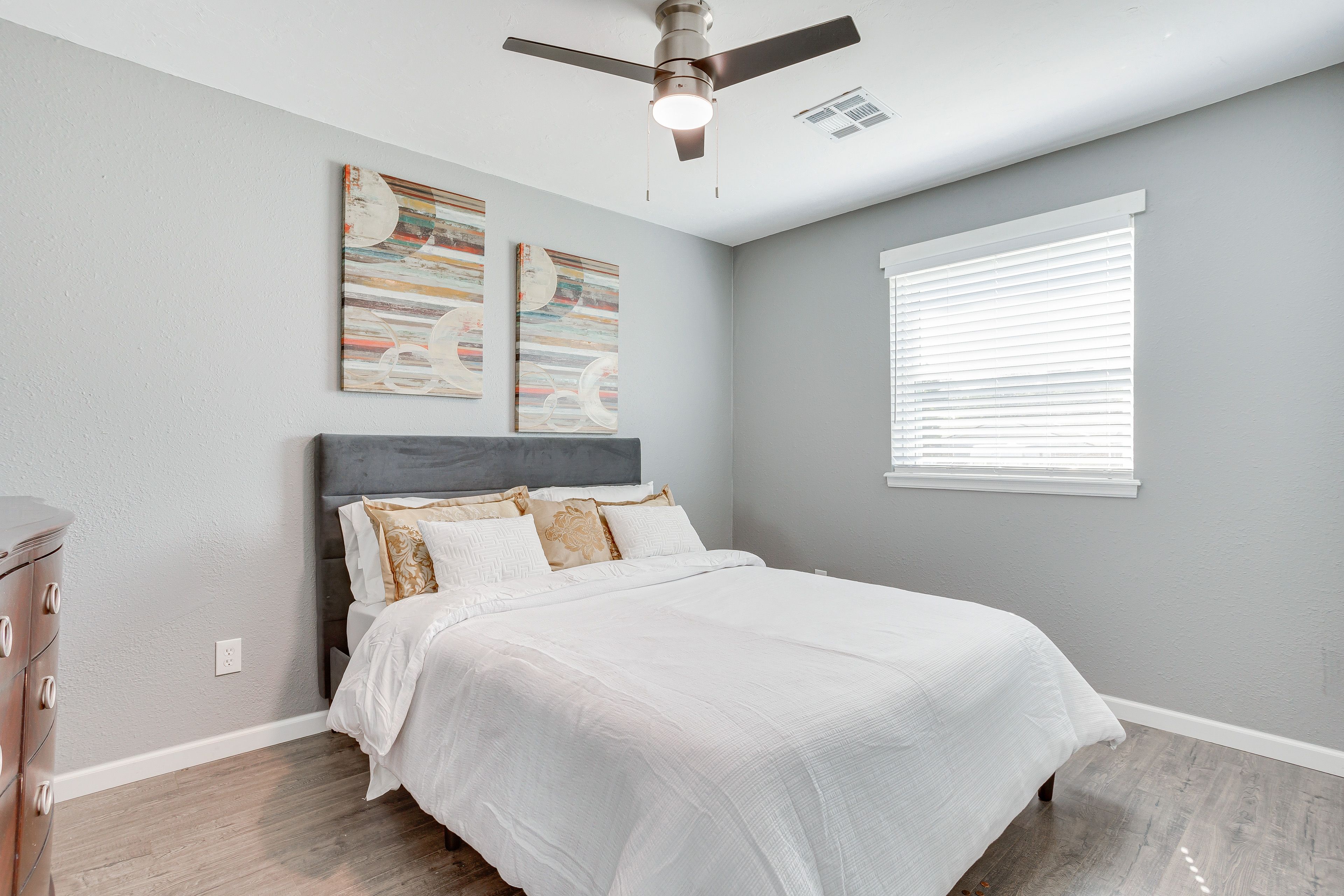 Bedroom 4 | Queen Bed
