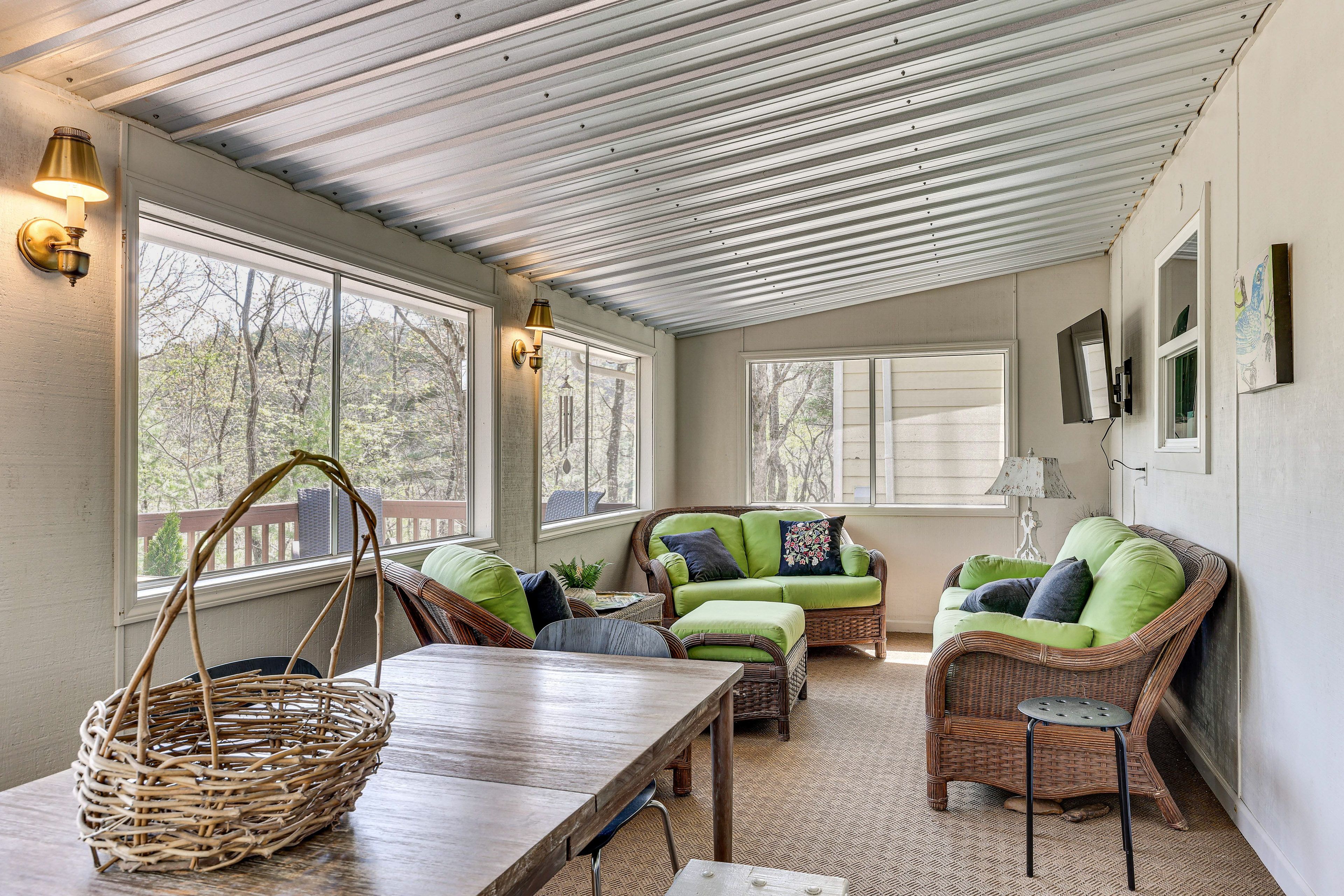 Sunroom | Dining Area