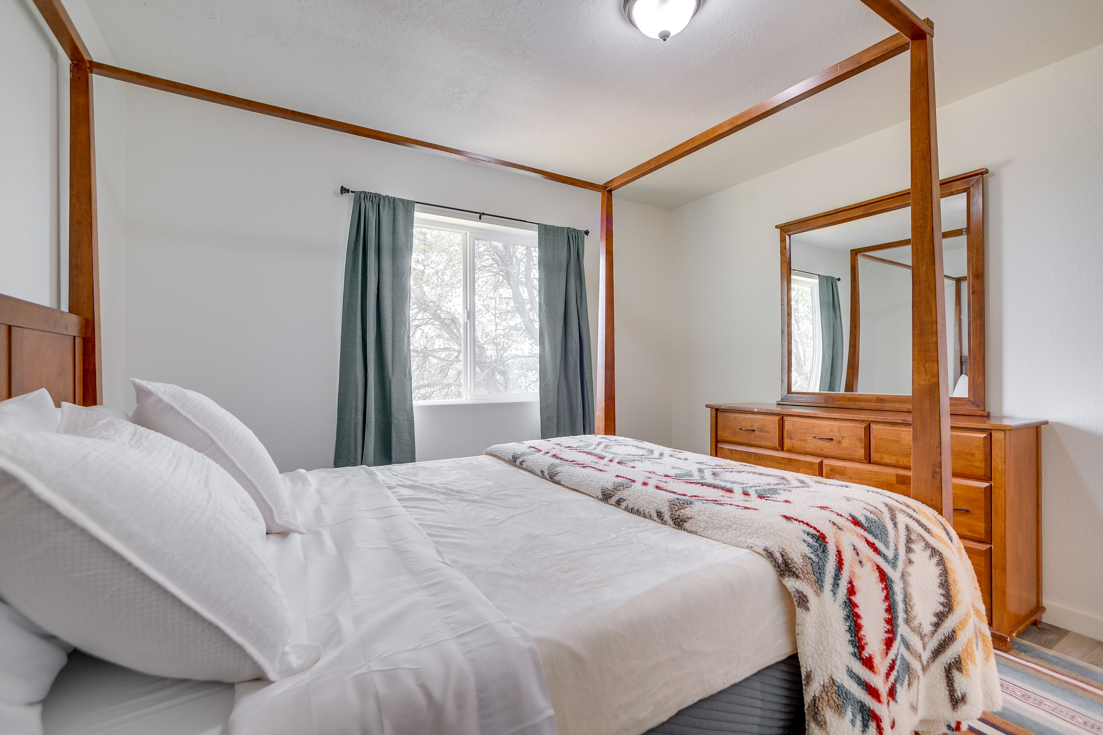 Bedroom 1 | Queen Bed | Linens Provided