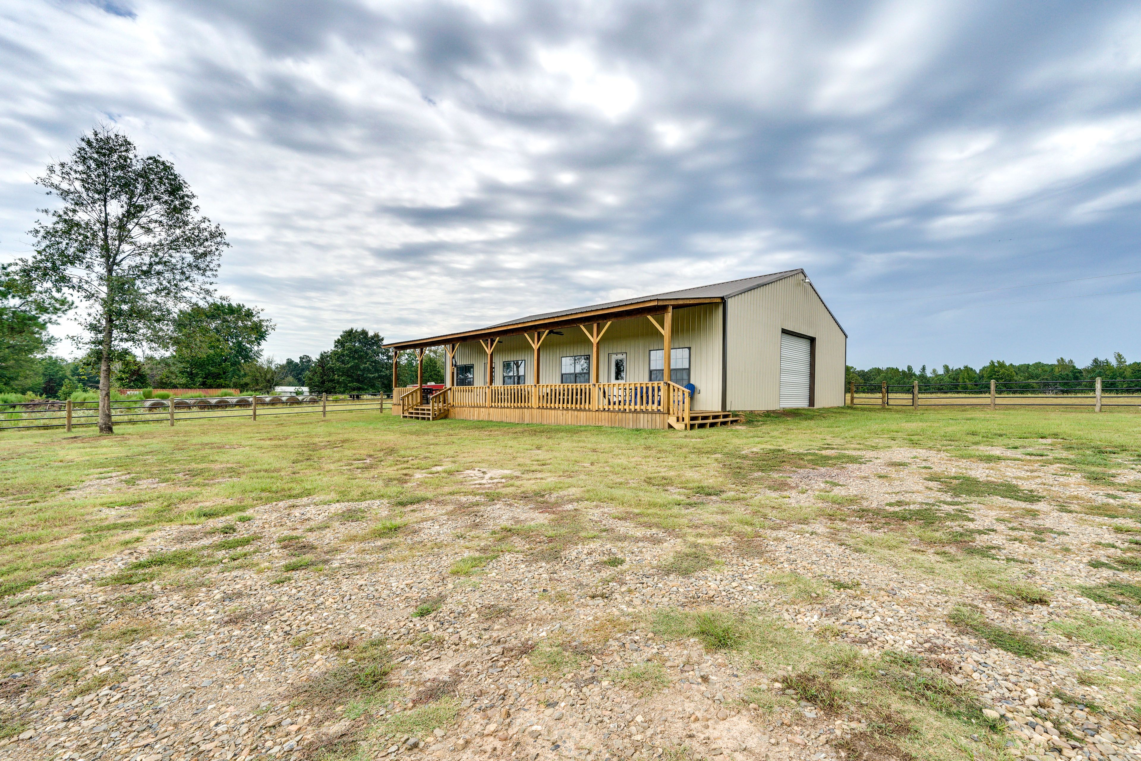 Parking | Driveway (10 Vehicles) | RV/Trailer/Boat/ATV Parking Allowed On-Site