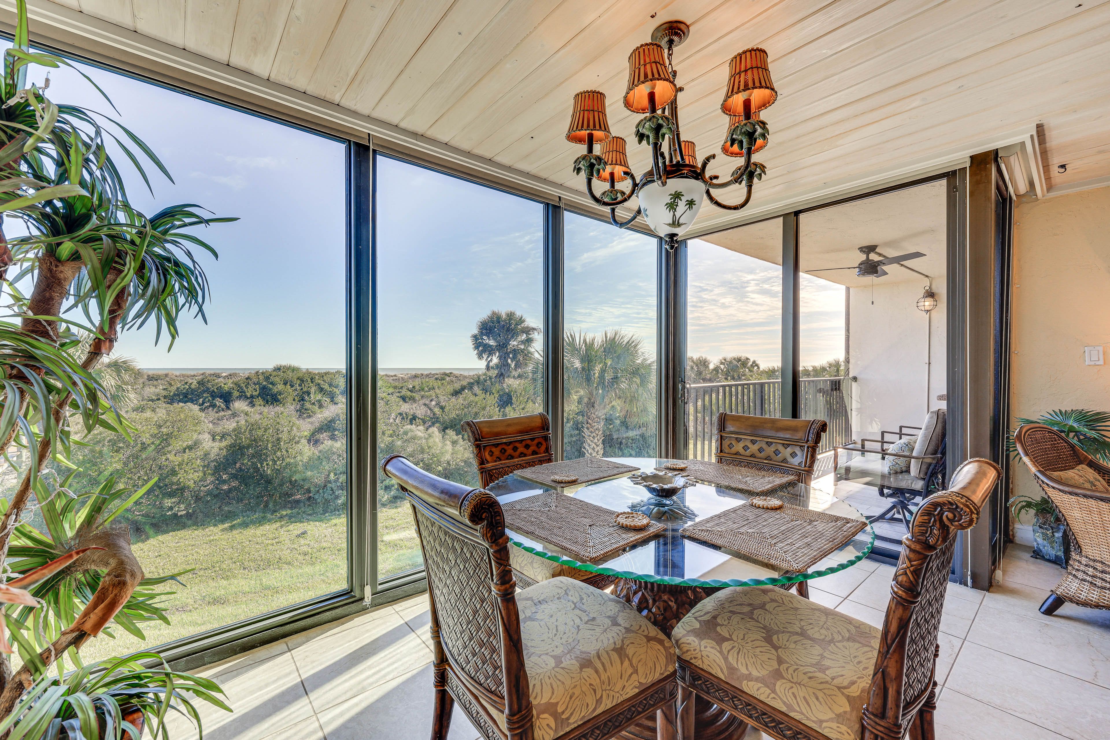 Dining Space | Dishware/Flatware